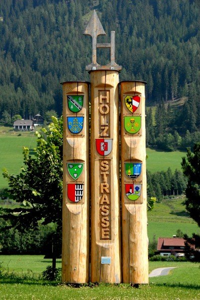 Gnesau Holzstrassen-Totem 20072007 01