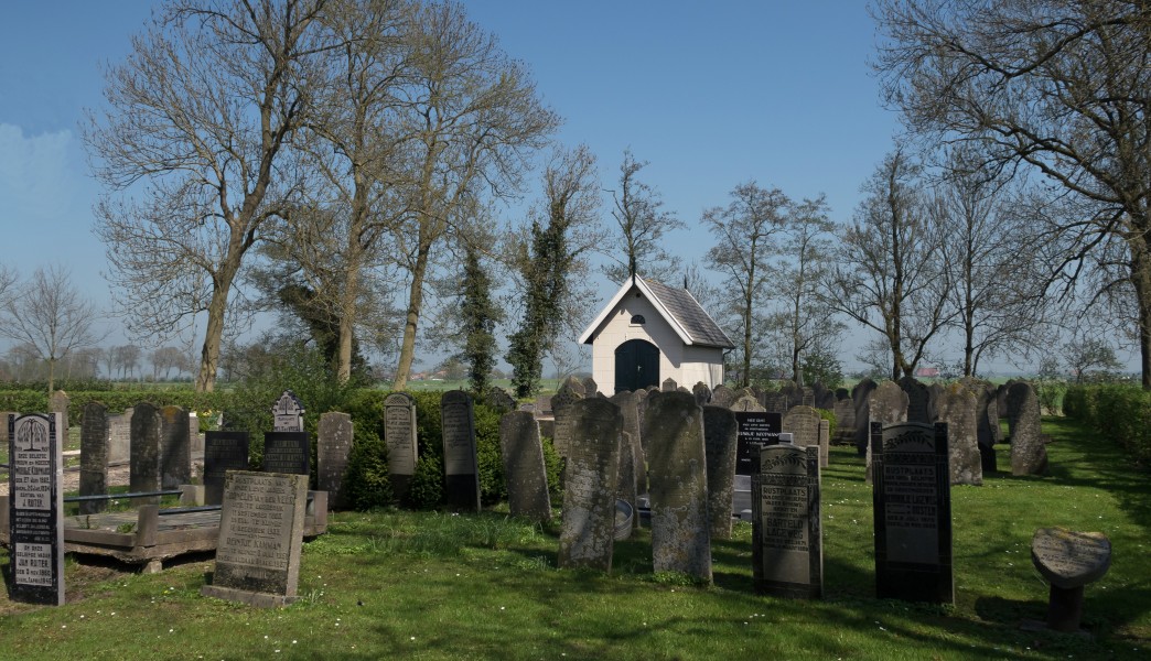 Kuinre, de Algemene Begraafplaats oude deel GM1708-IJSH086 IMG 2776 2018-04-20 12.14