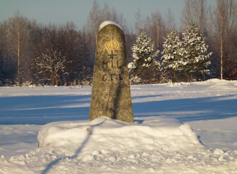 Milstolpe Ekerövägen 2013