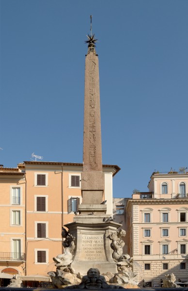 Obelisk and fountaine of the Pantheon