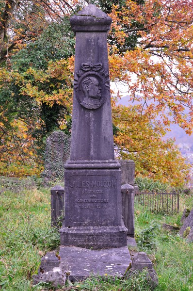 Old cemetery in Comblain