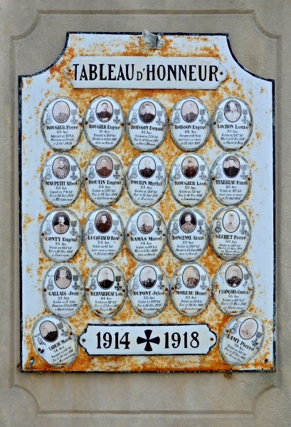 Saint-Pierre-d'Exideuil 86 Plaque monument aux morts 2014