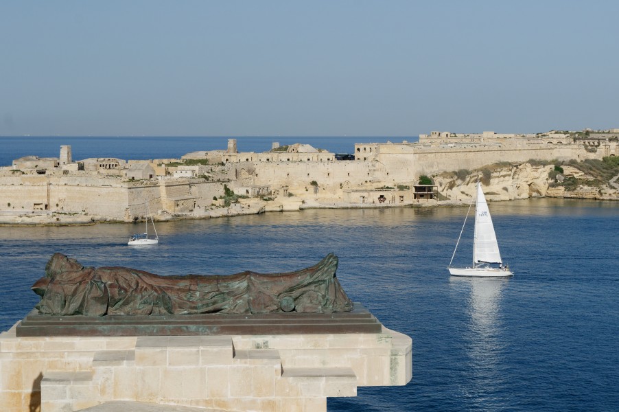 Siege Bell Monument Valletta n06