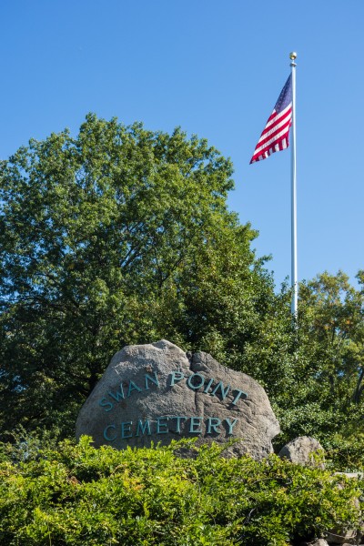 Swan Point Cemetery entrance