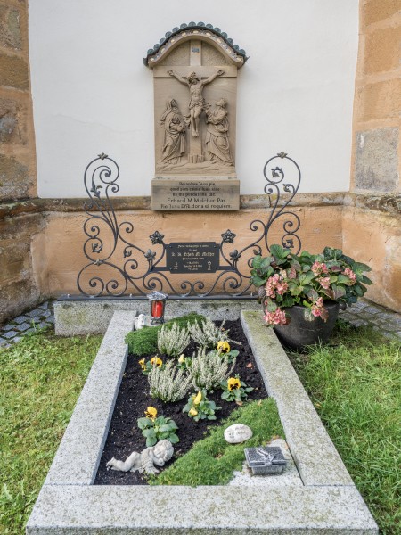 Tiefenpölz-Friedhof-Grab-PA230020
