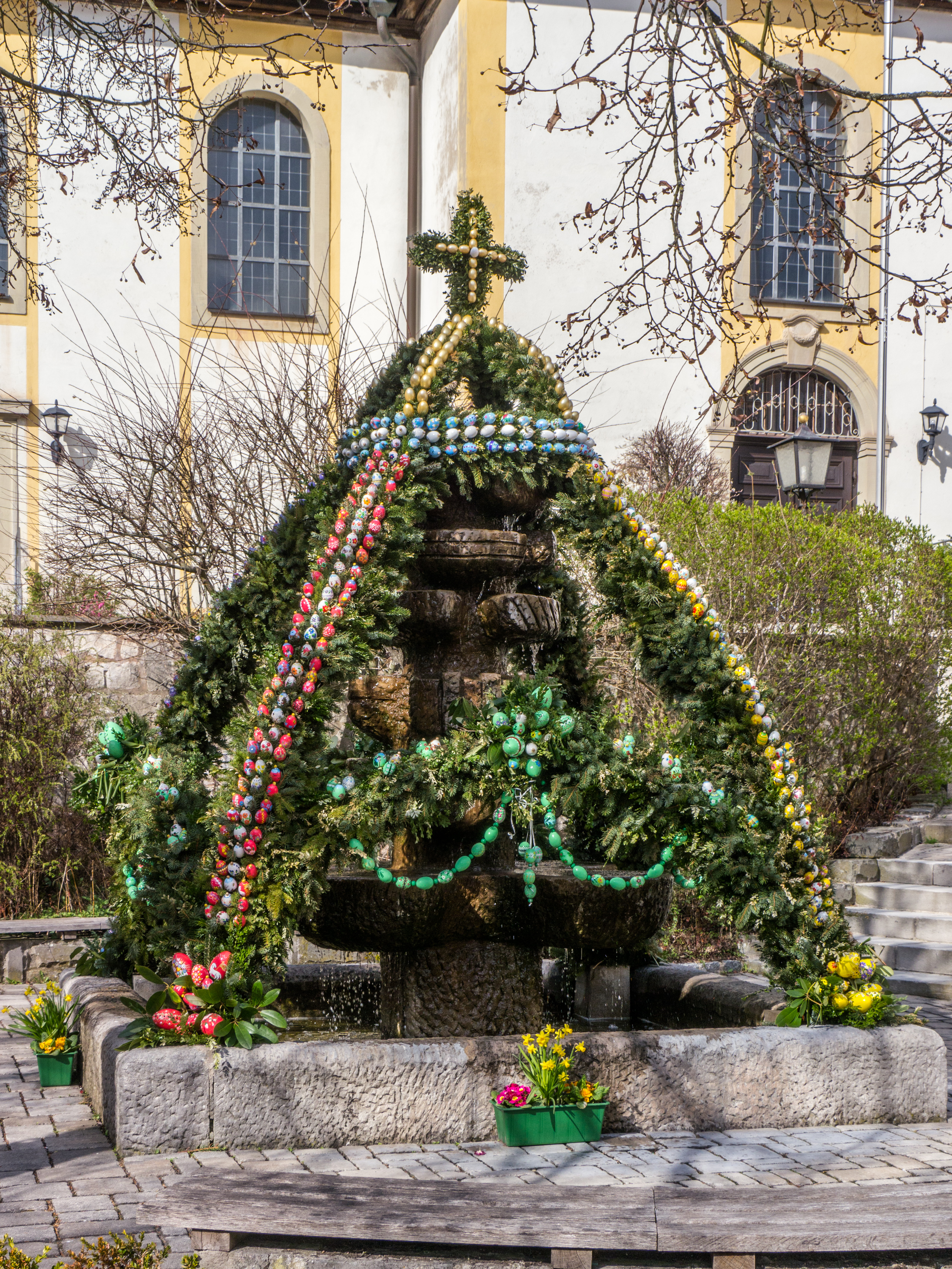 Schönbrunn-easter-fountain-1120680