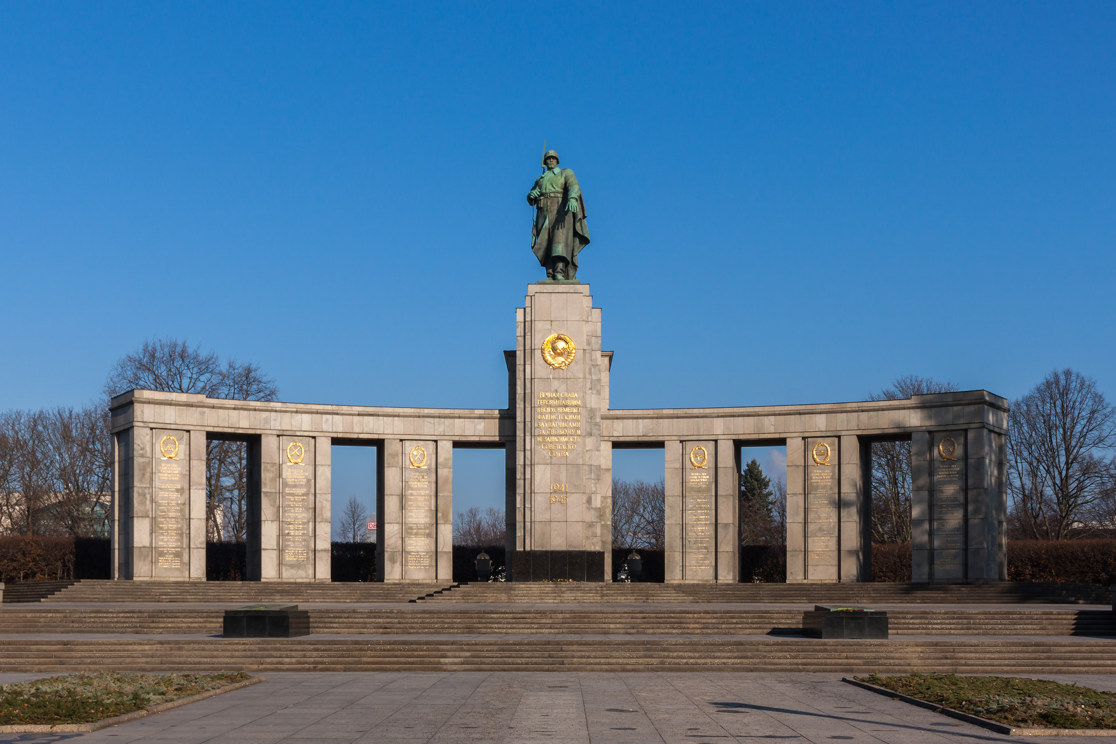 Sowjetisches Ehrenmal (Berlin-Tiergarten), 150214, ako