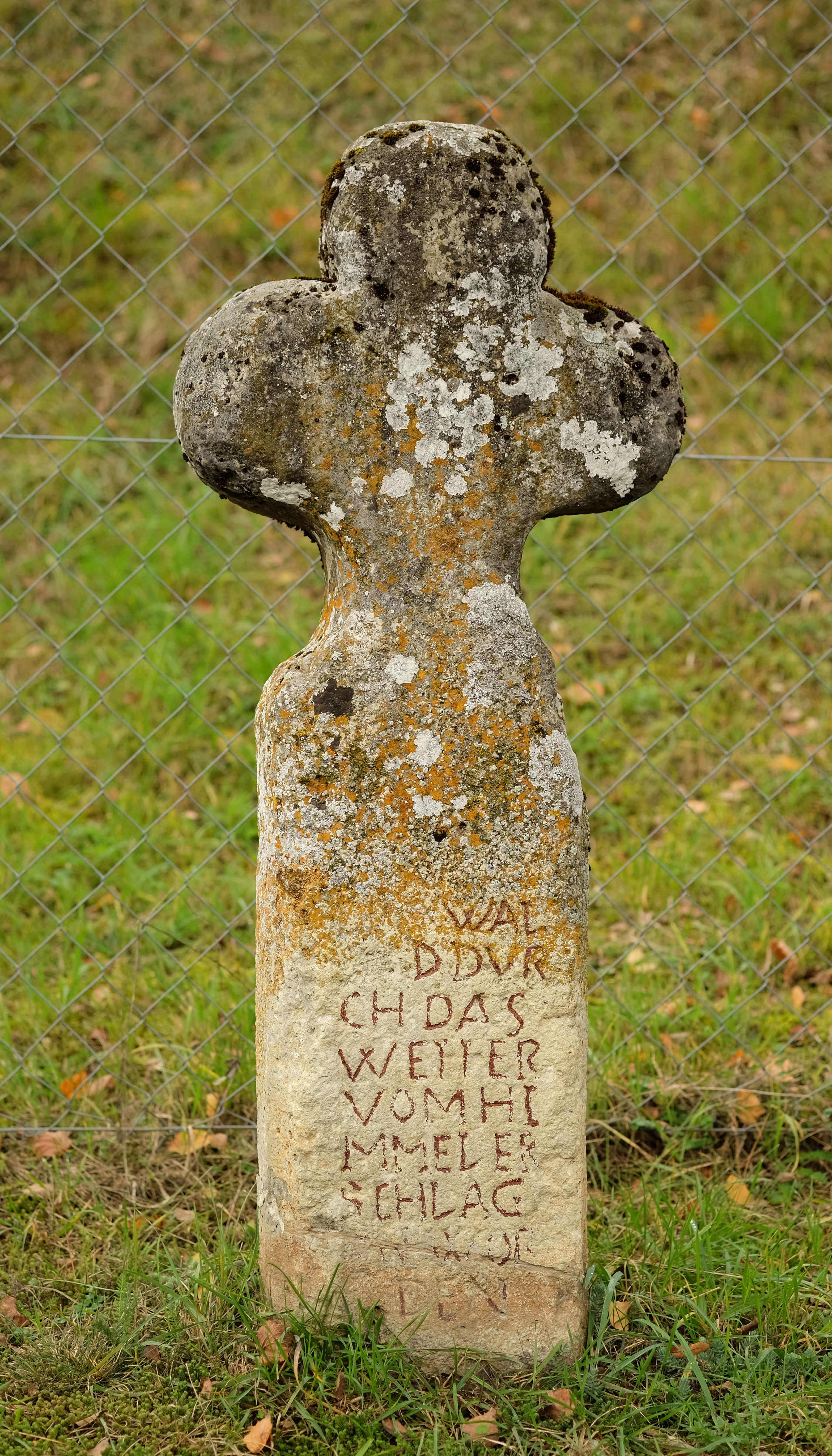 Steinkreuz Kleeblatt-3126