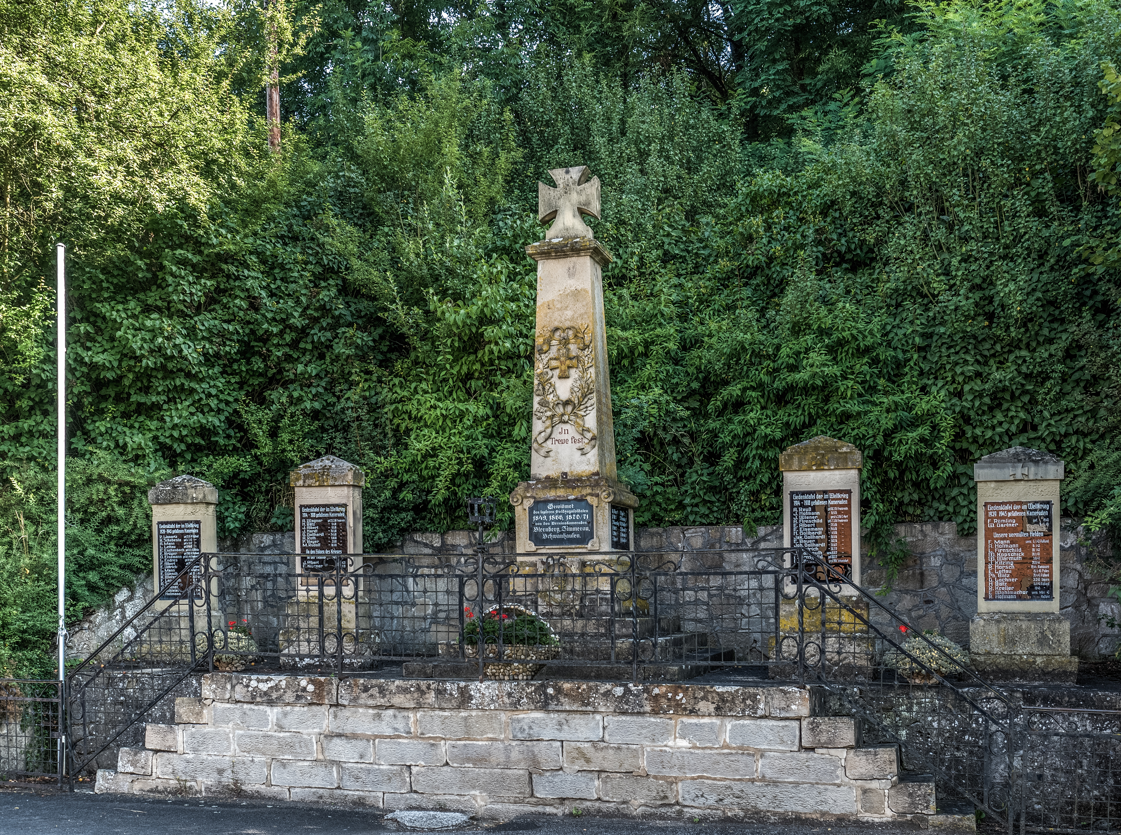 Sternberg-war-memorial-8145366-HDR-PS-2