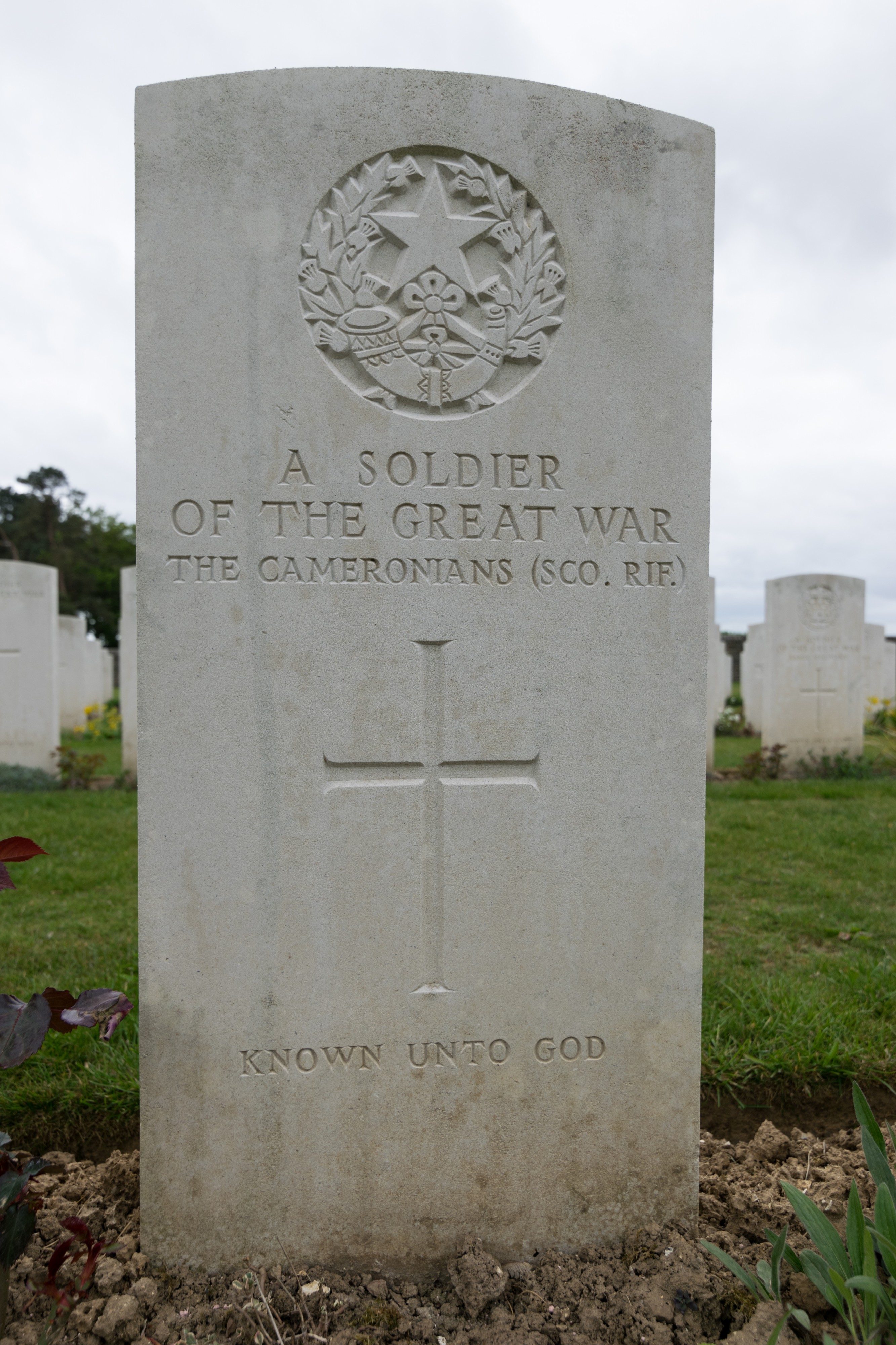 2017-05 Canadian Cemetery No. 2 grave 089