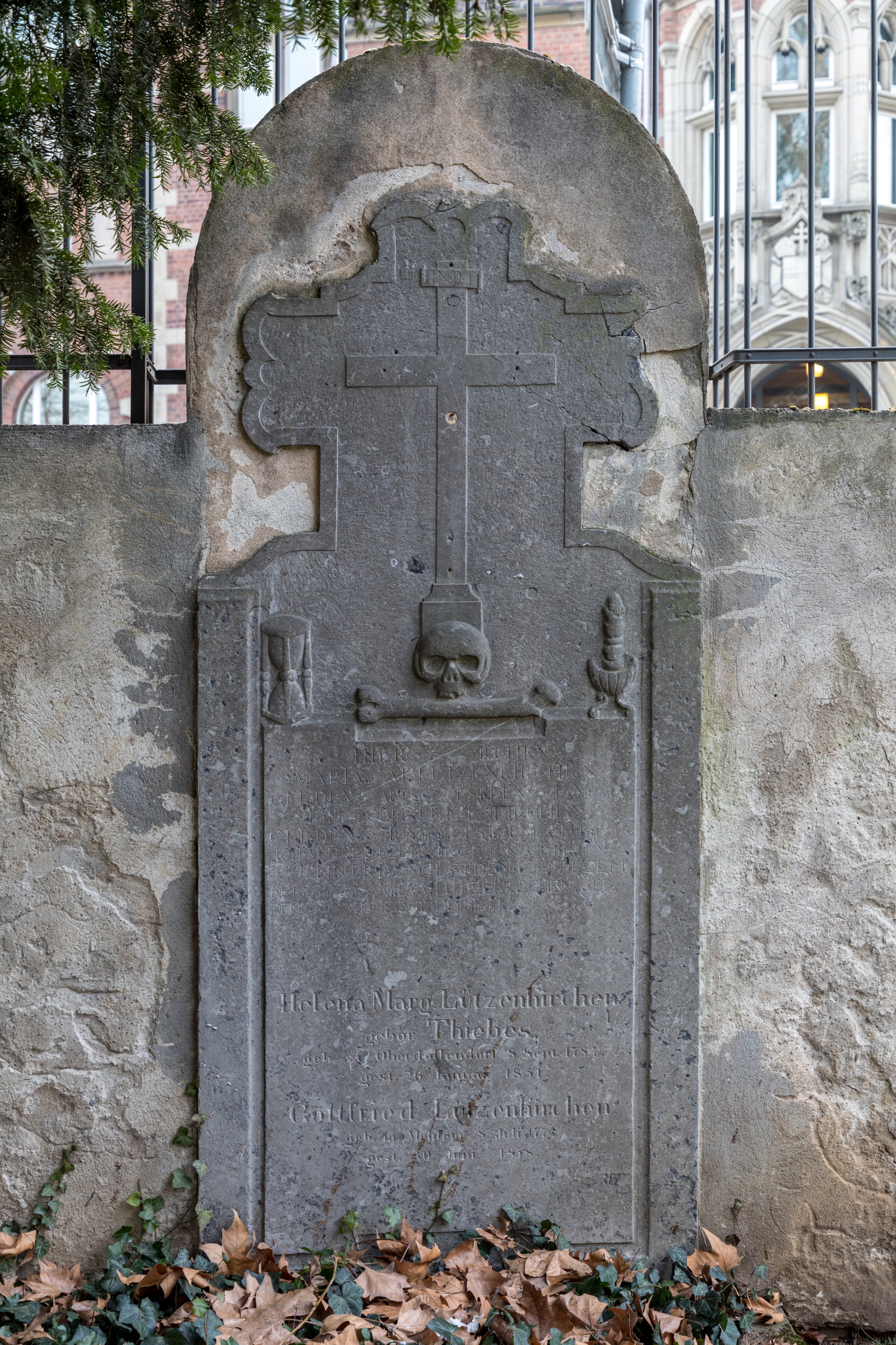 Bonn, Alter Friedhof, Grabstätte -Lützenkirchen- -- 2018 -- 0832