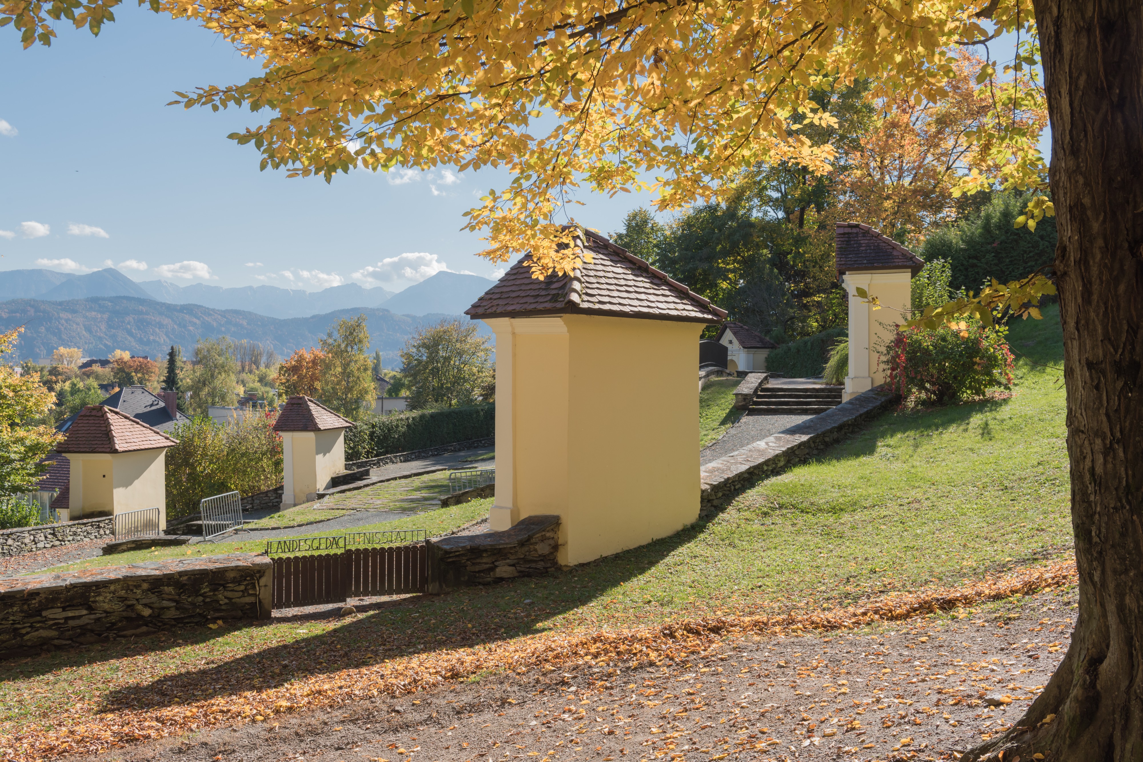 Klagenfurt Villacher Vorstadt Kreuzbergl Landesgedaechtnisstaette 20102015 8309