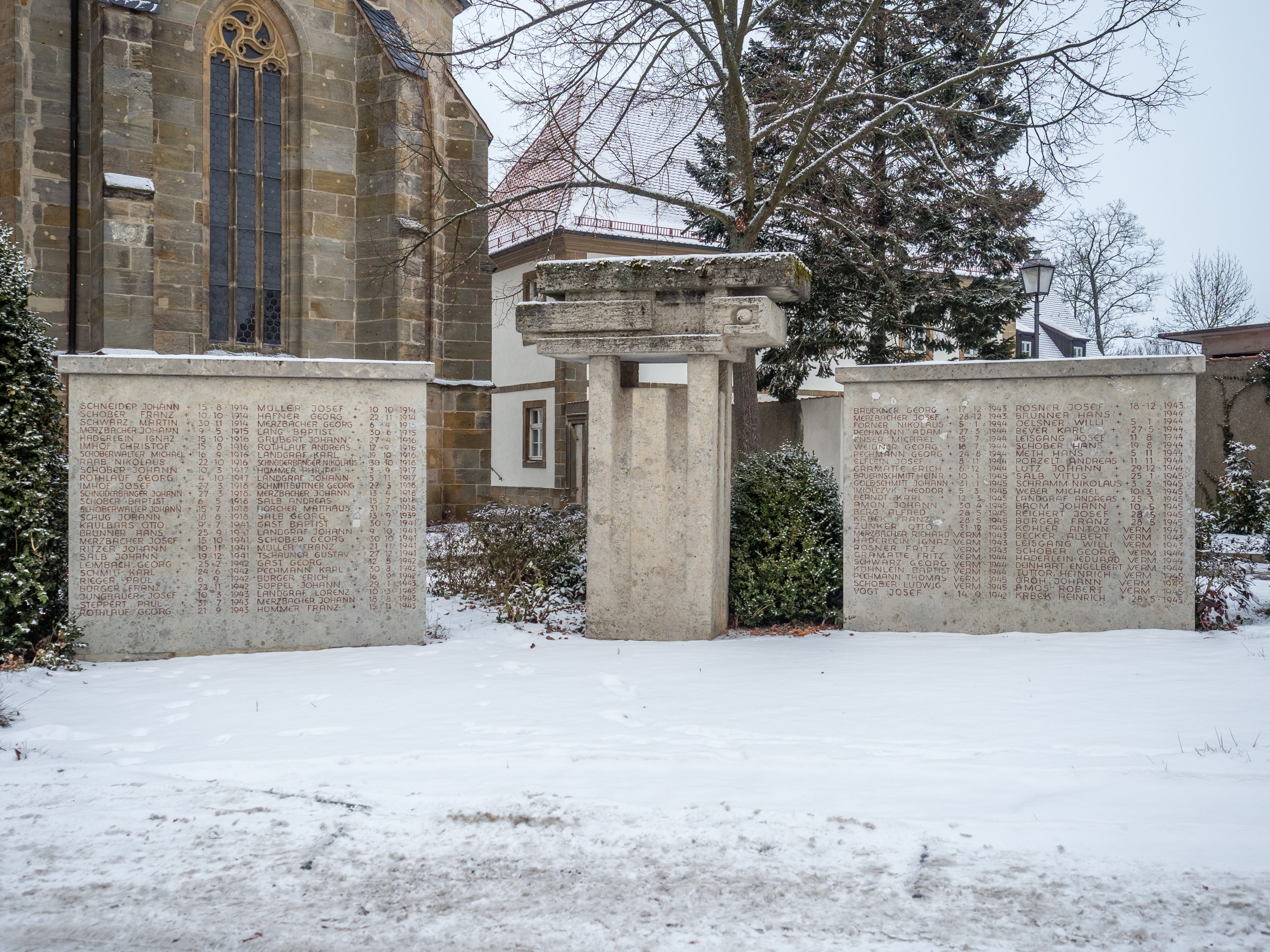 Rattelsdorf-Kriegerdenkmal-P1080142
