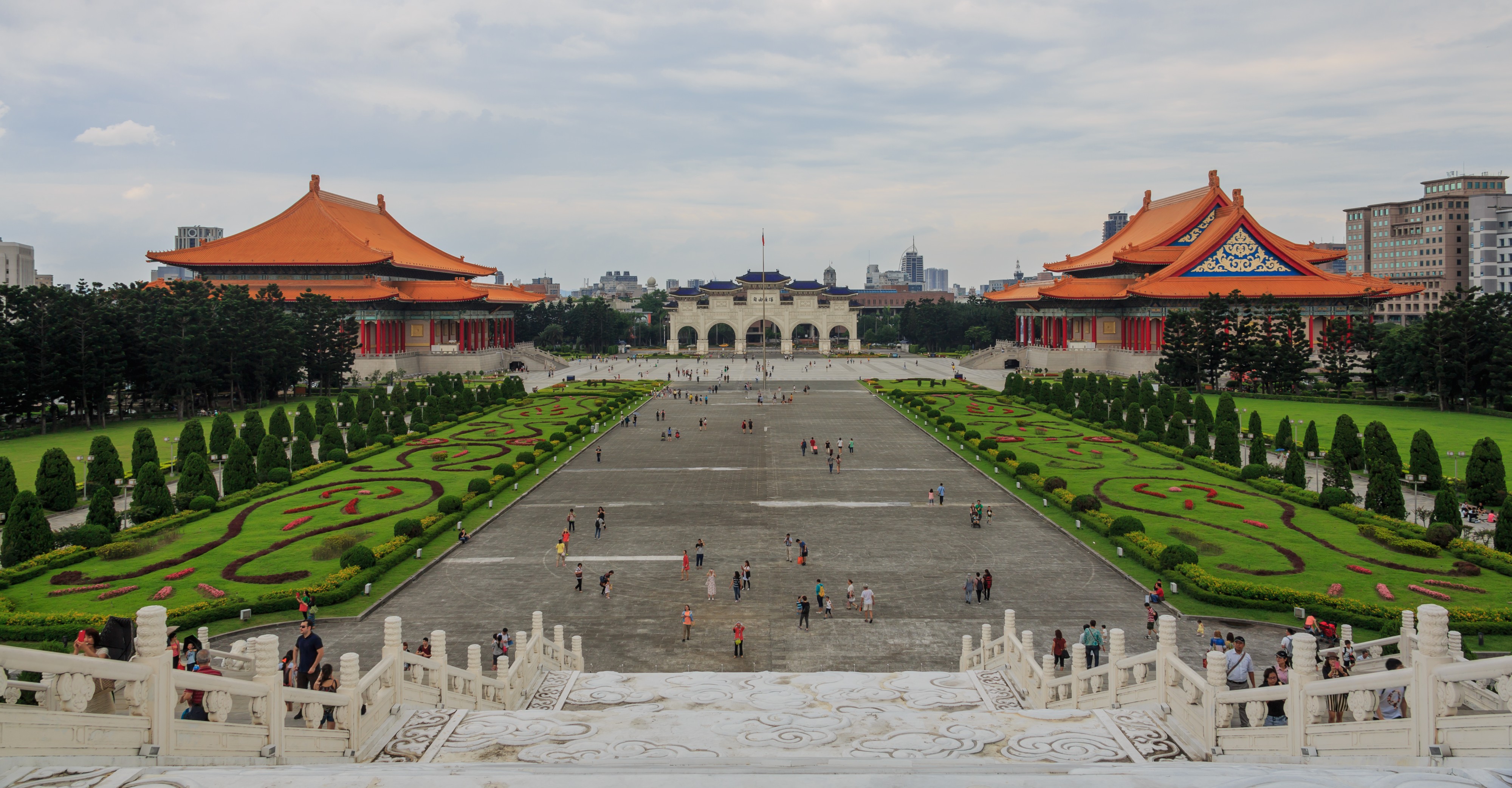Taipei Taiwan Chiang-Kai-Shek-Memorial-Hall-07