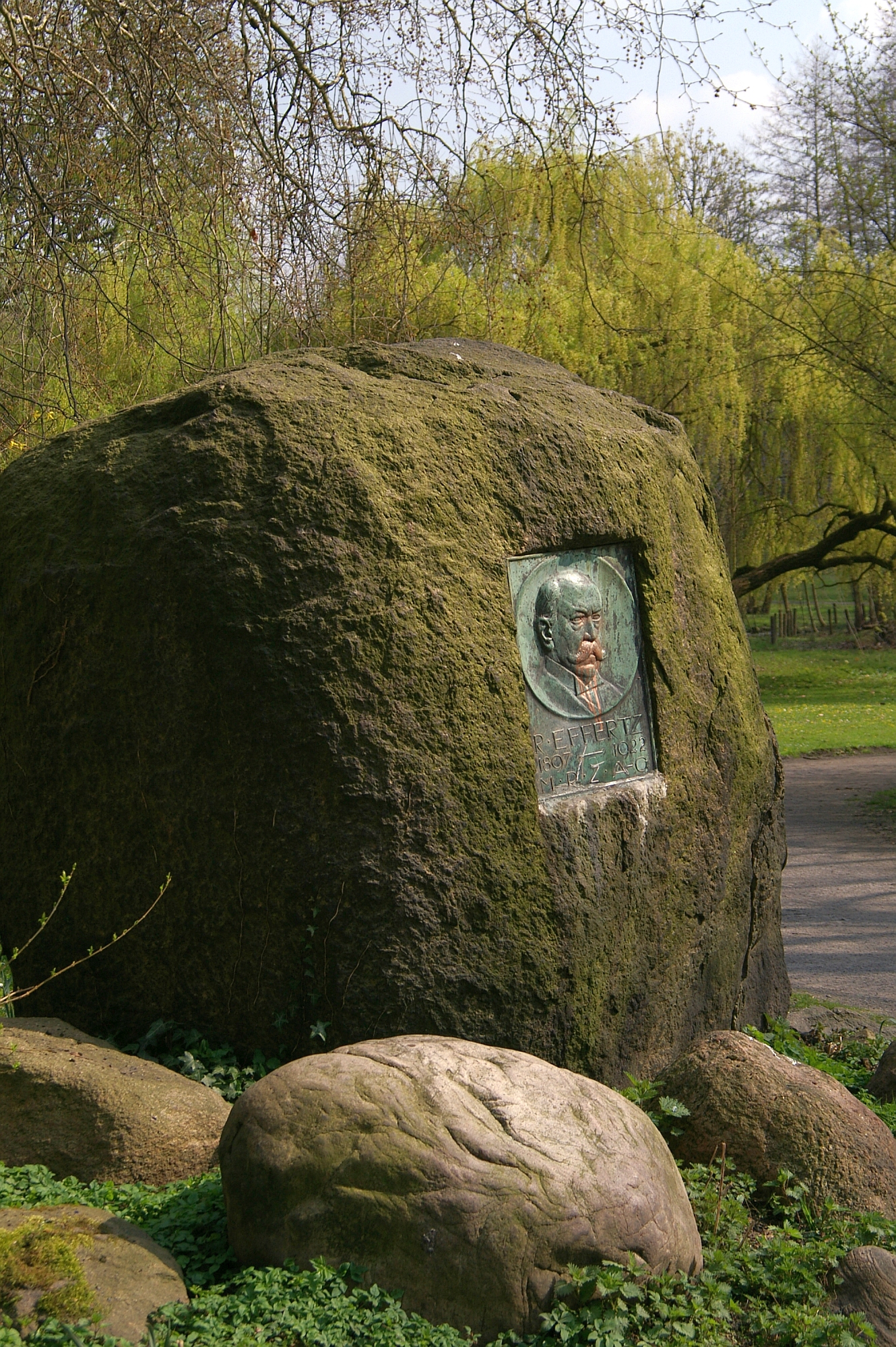 Unna Effertz Denkmal IMGP4254 wp