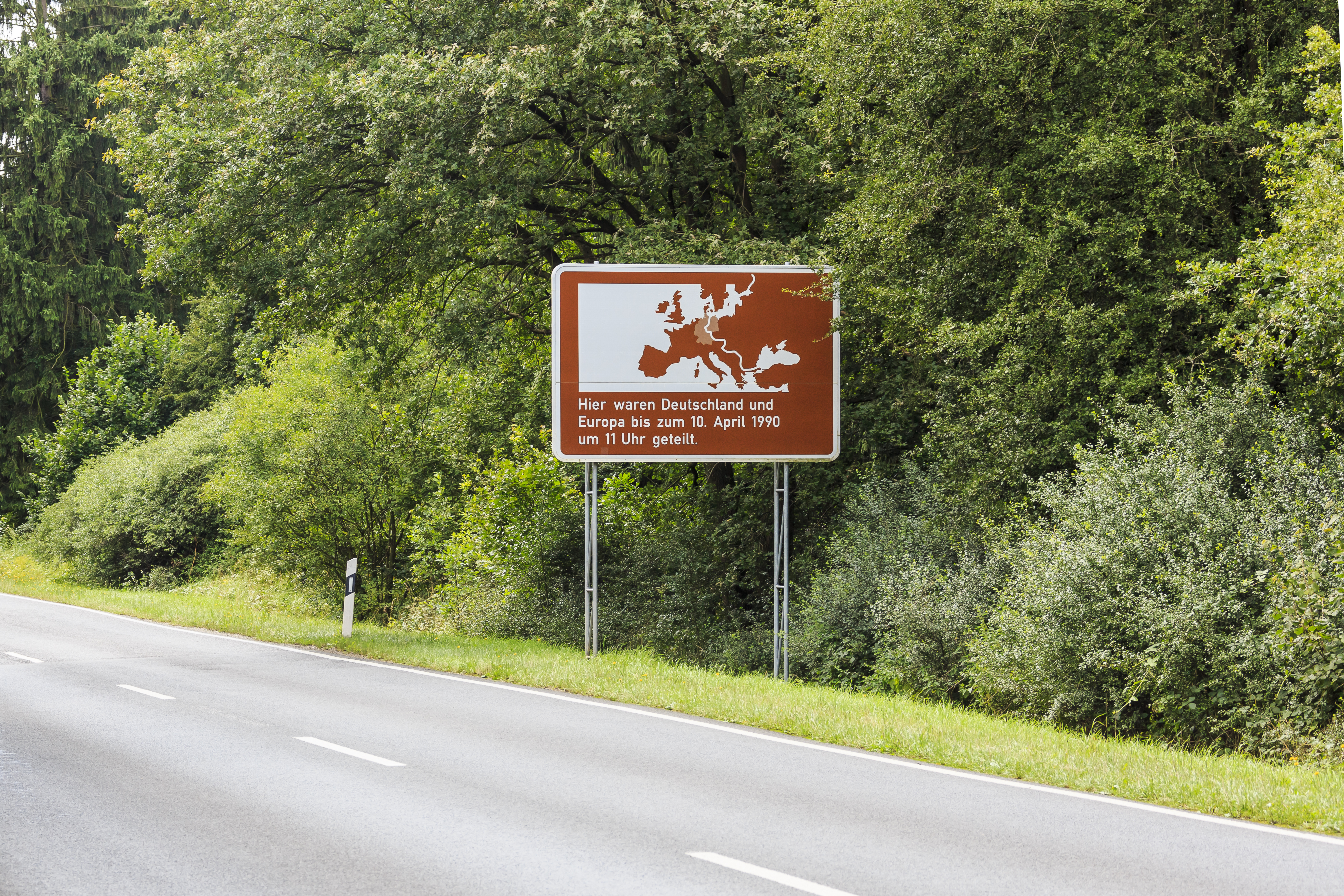Wartha Germany Former-German-Border-01