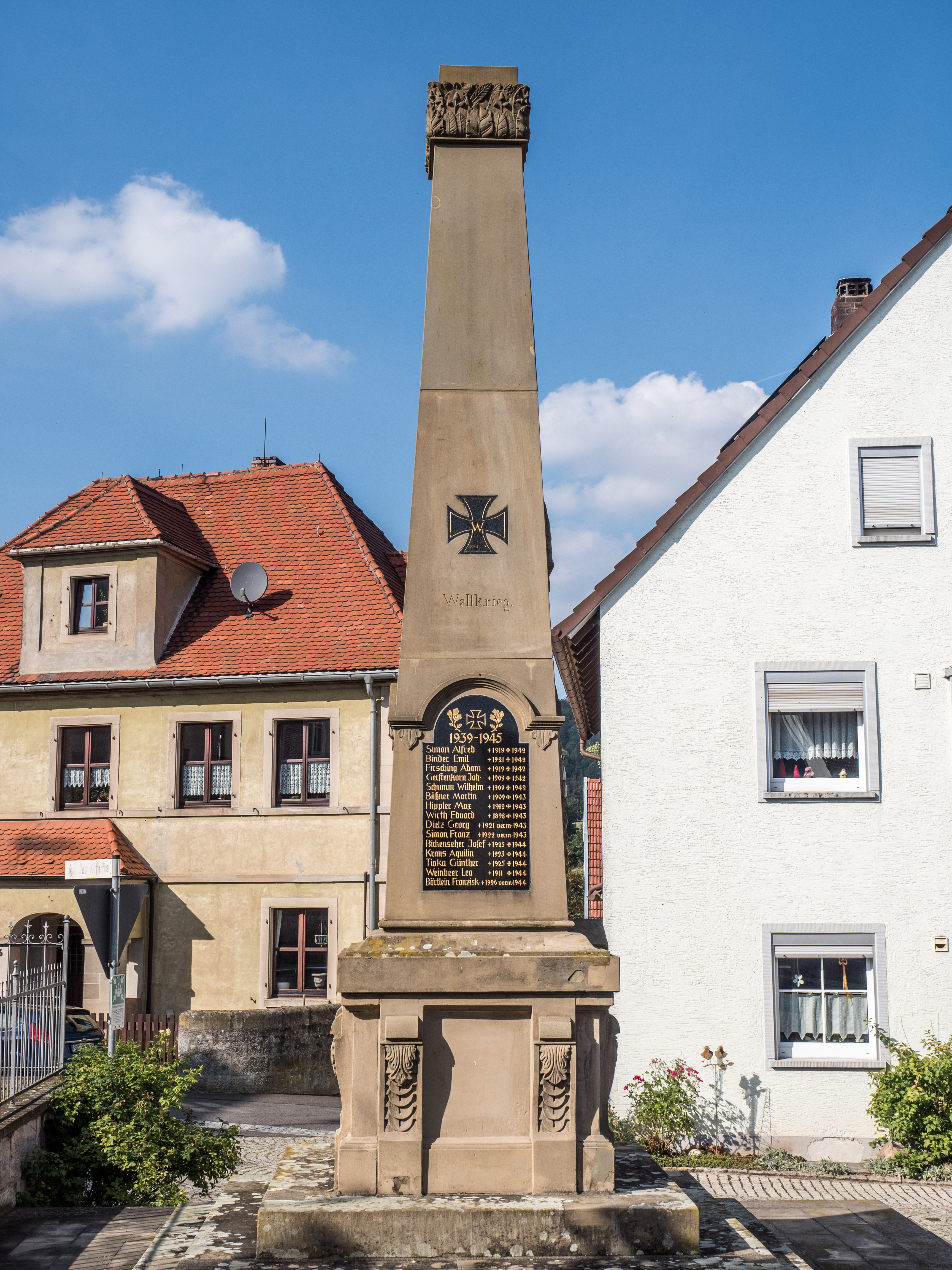 Wustviel-Kriegerdenkmal-9240022