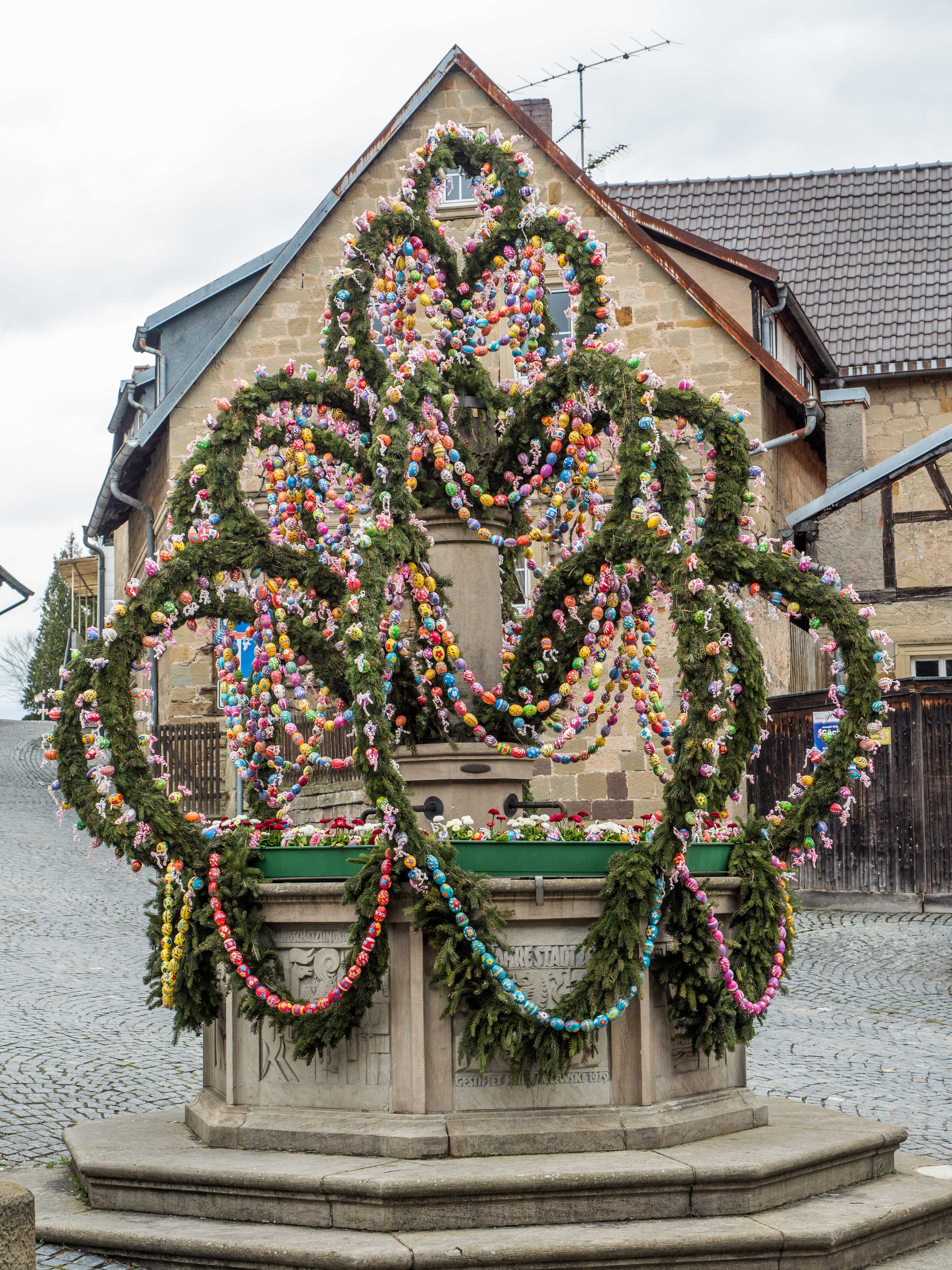 Zeiler-Osterbrunnen-3280389