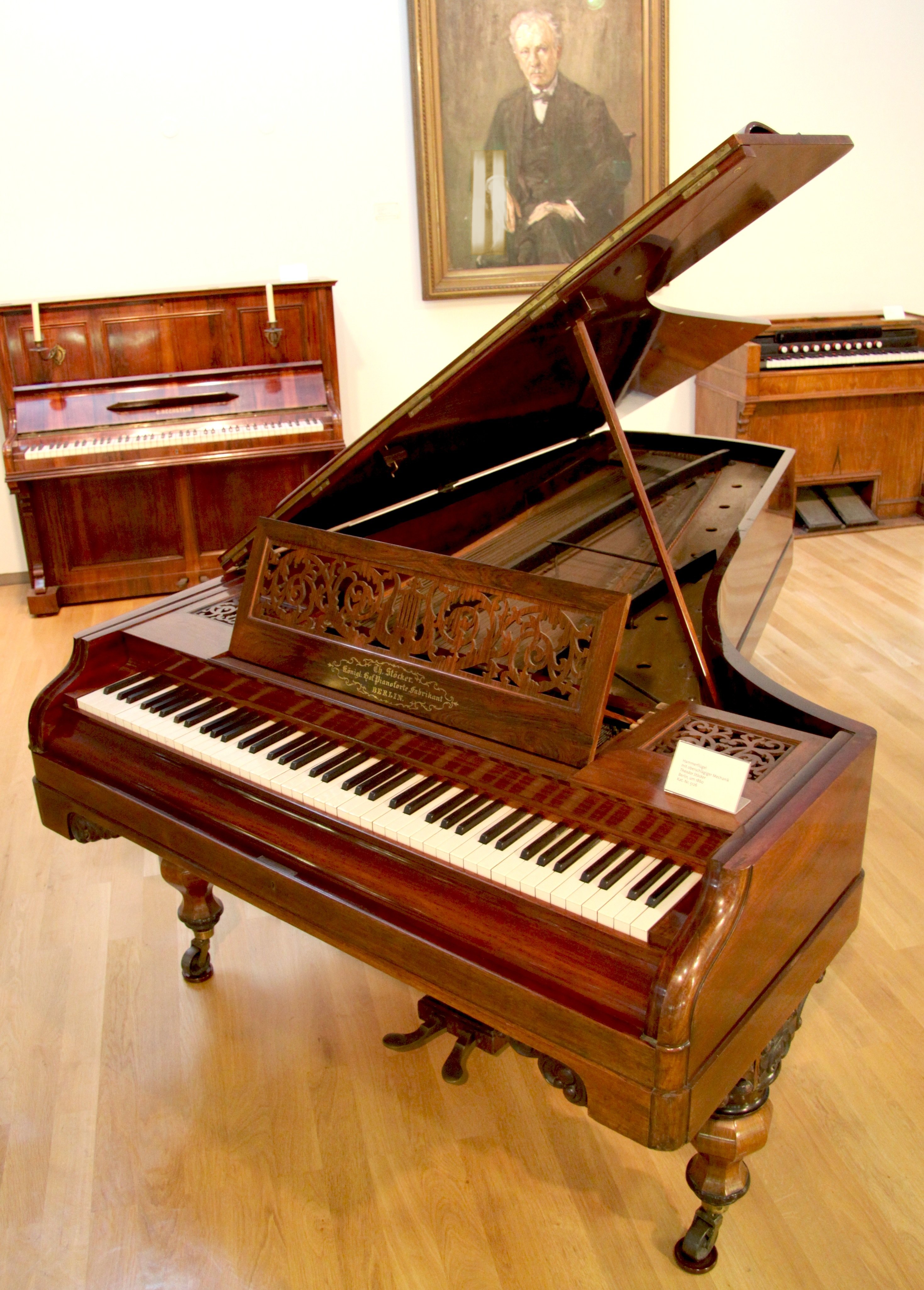 MIM Piano CN5126