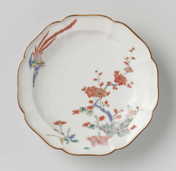 Scalloped dish with hedges, bamboo, prunus and hoo-bird