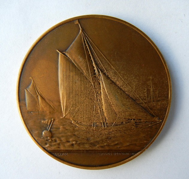 Médaille Le Ministre de la Marine Marchande. Graveur recto Adolphe Lavée (-1904). Graveur verso Maurice Delannoy (1885-1972). Editeur Arthus Bertrand (1)