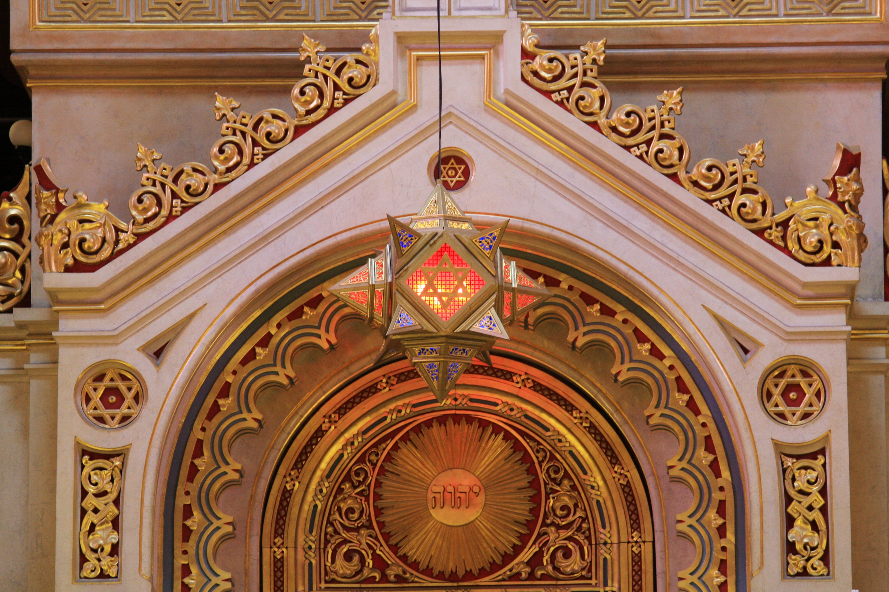 2011-04-11 Ewiges Licht Große Synagoge Budapest 01