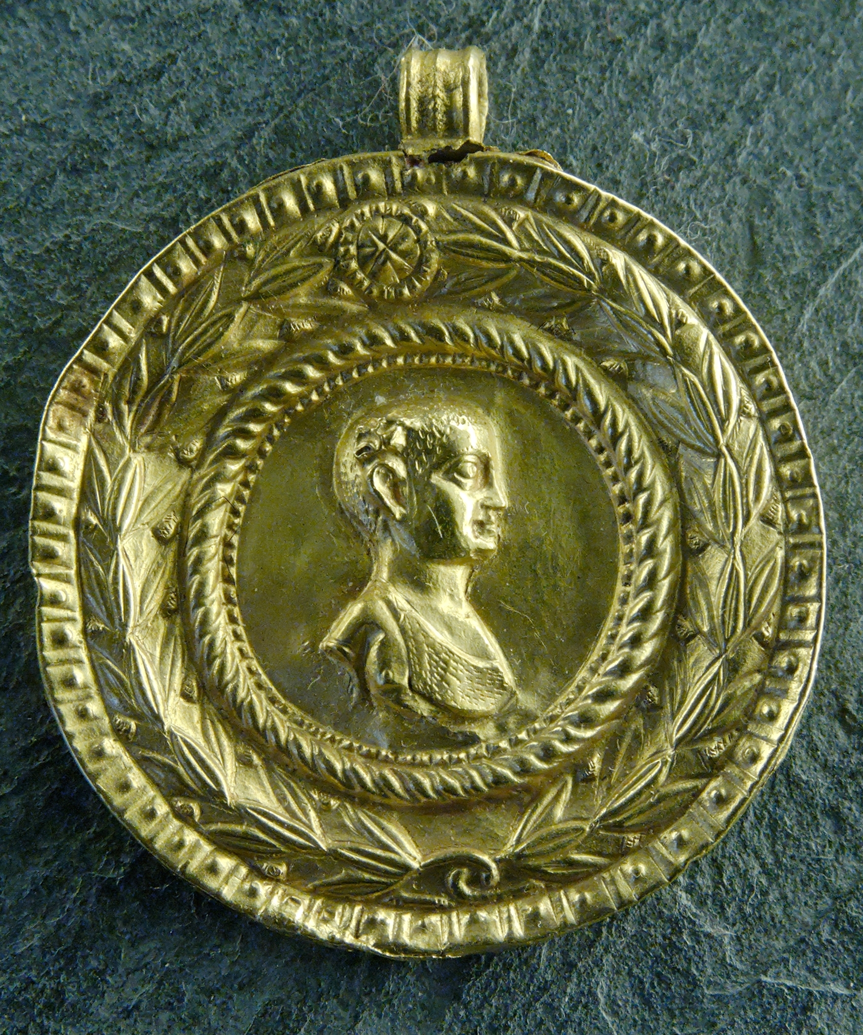 Medallion Valerianus Louvre Bj751