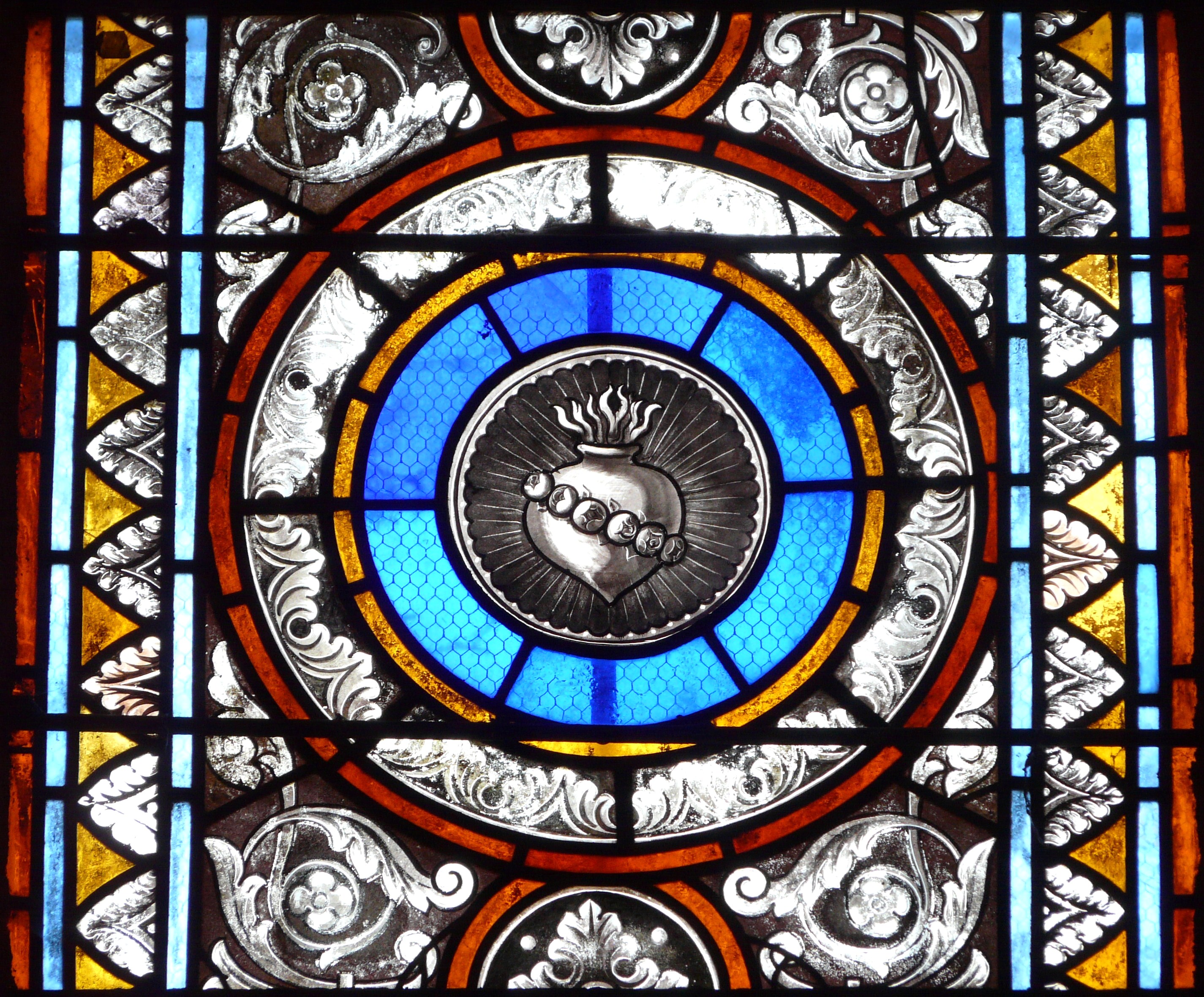 Milhac-de-Nontron église vitrail détail (6)
