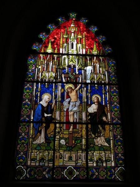 116 Castell de Santa Florentina (Canet de Mar), vitrall de la Crucifixió