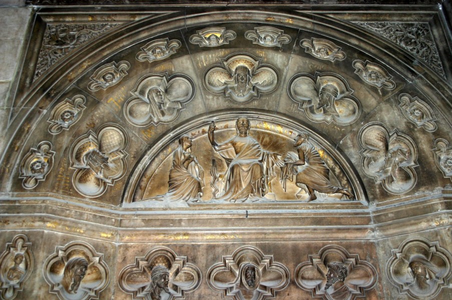4362 - Milano, Duomo - Giacomo da Campione, Portale sagrestia Nord (1389) - Foto Giovanni Dall'Orto, 6-Dec-2007