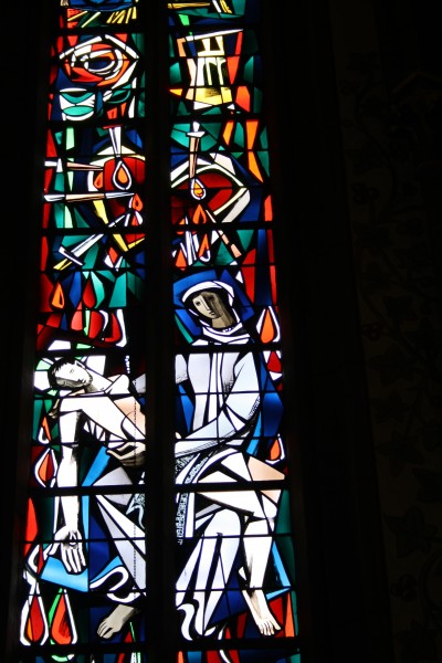 Ahrweiler St. Laurentius Glasfenster Pietà439