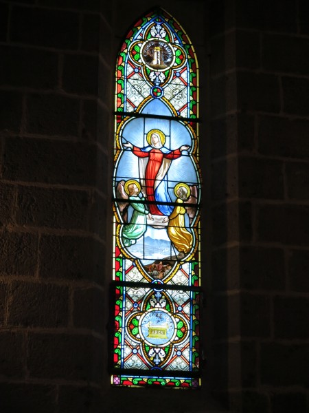 Chapelle de Notre-Dame de Vassivière - vitrail de l'Assomption