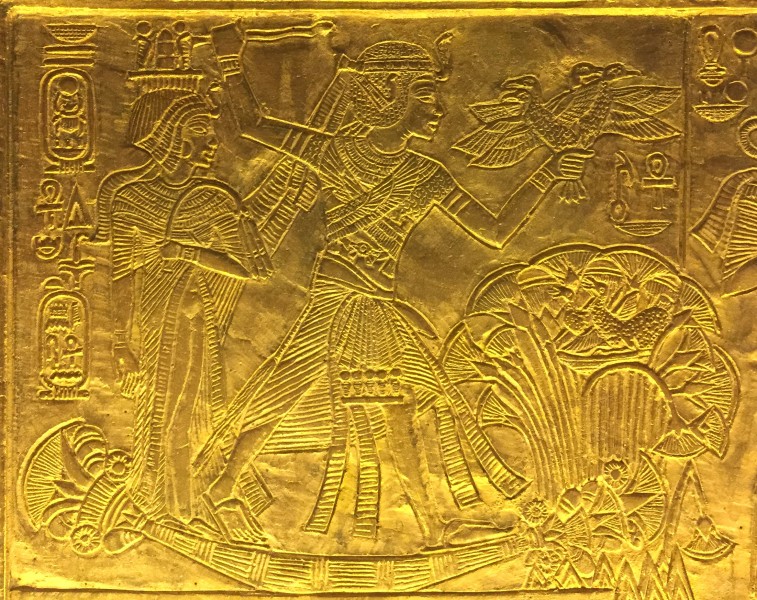 Closeup-of King and Queen on papyrus boat