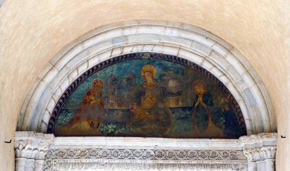 Paint on the arch in Abbazia di Farfa