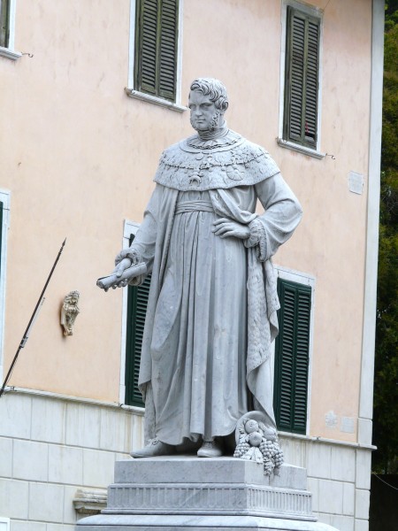Pietrasanta-monumento Leopoldo II2