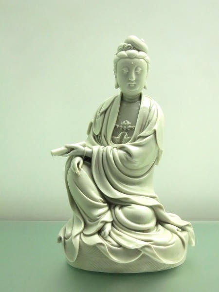 Seated Guanyin in white glaze, Dehua ware