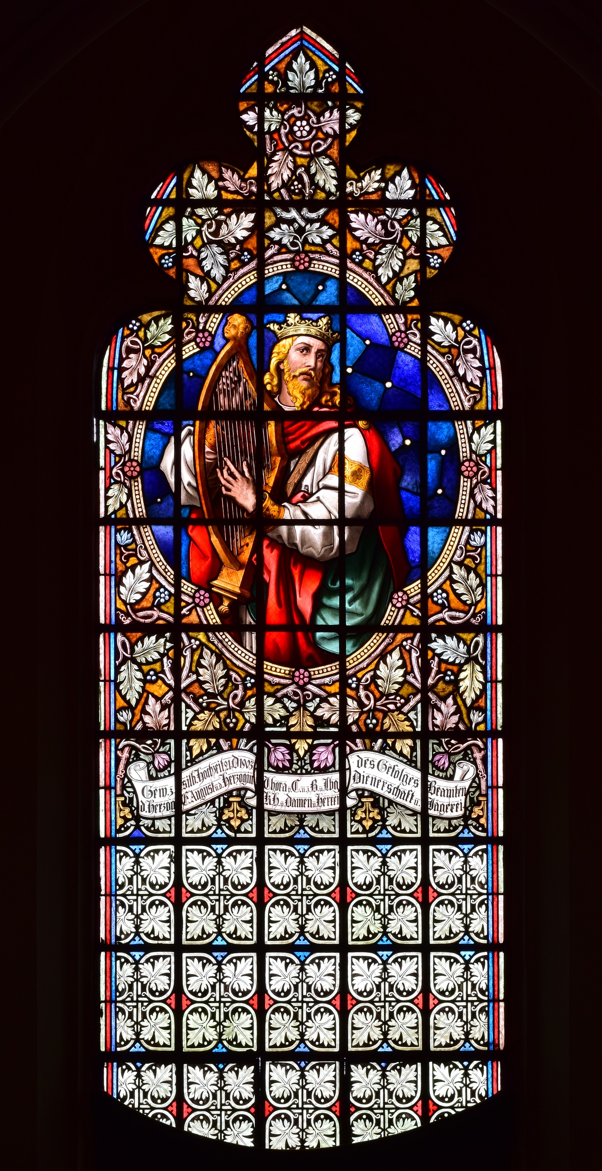 Gmunden - evangelische Auferstehungskirche - Fenster der Orgelempore