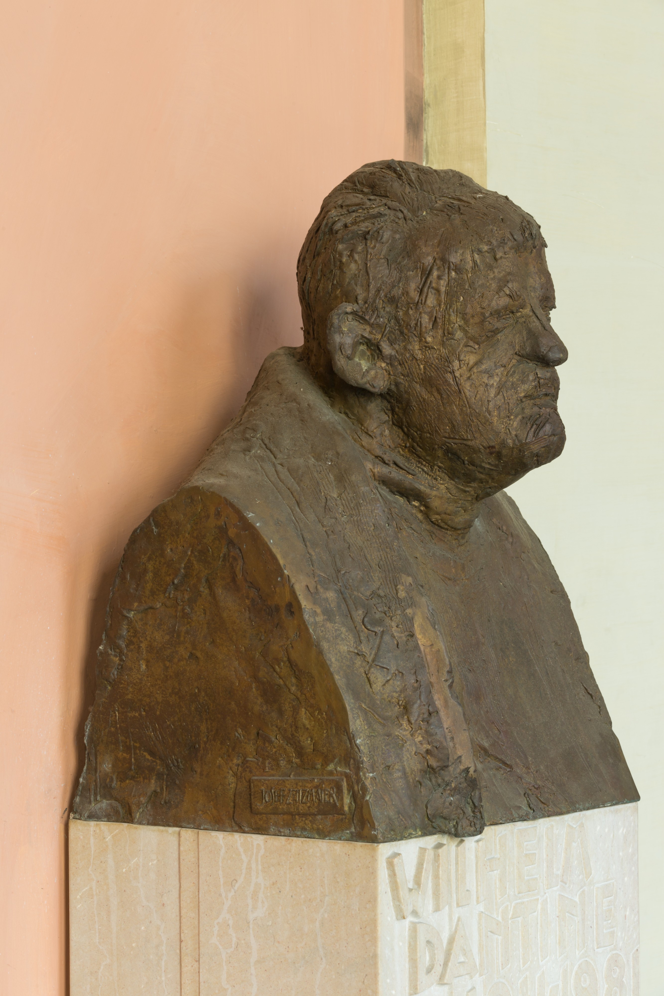 Wilhelm Dantine (Nr. 27) Bust in the Arkadenhof, University of Vienna -2221
