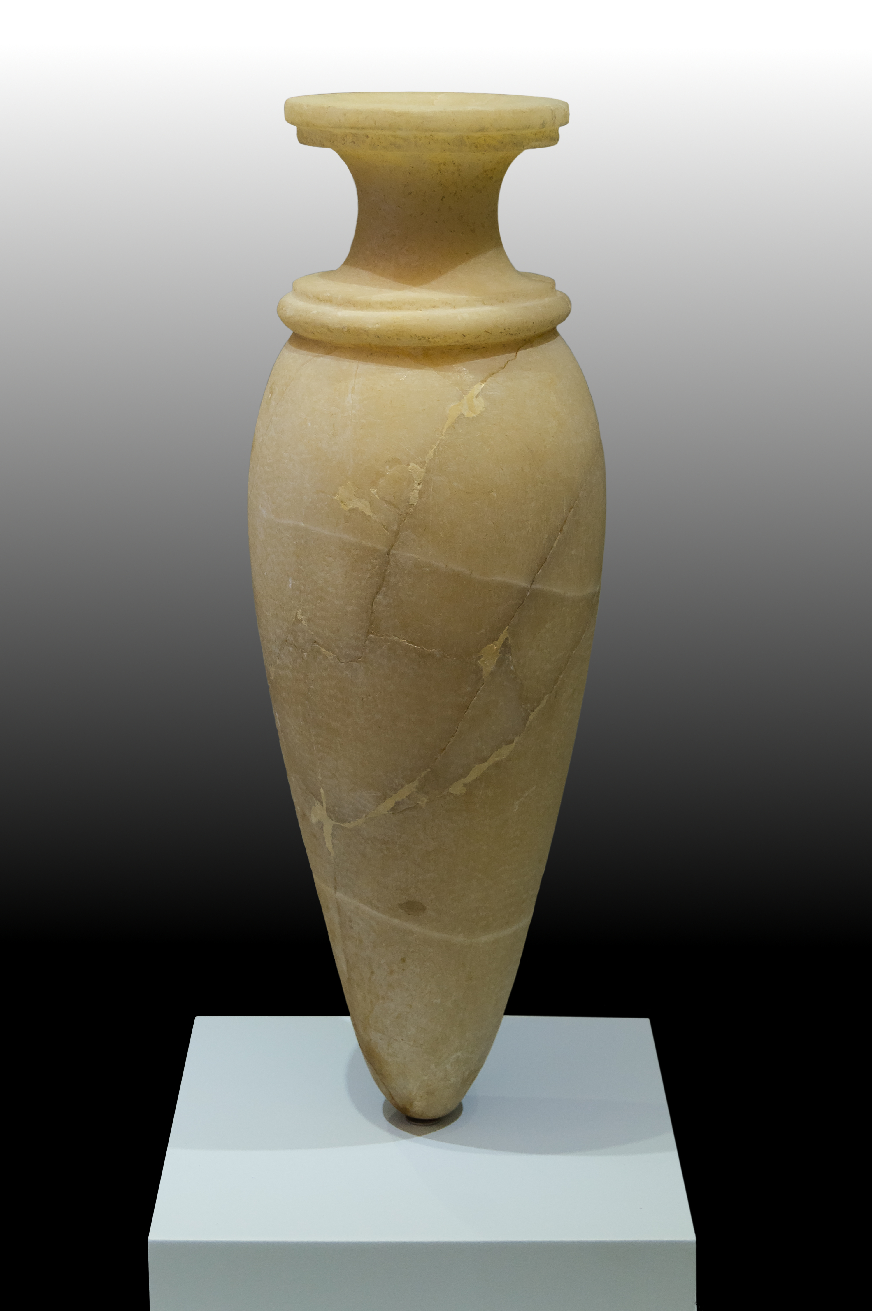 Alabaster flacon archmus Heraklion