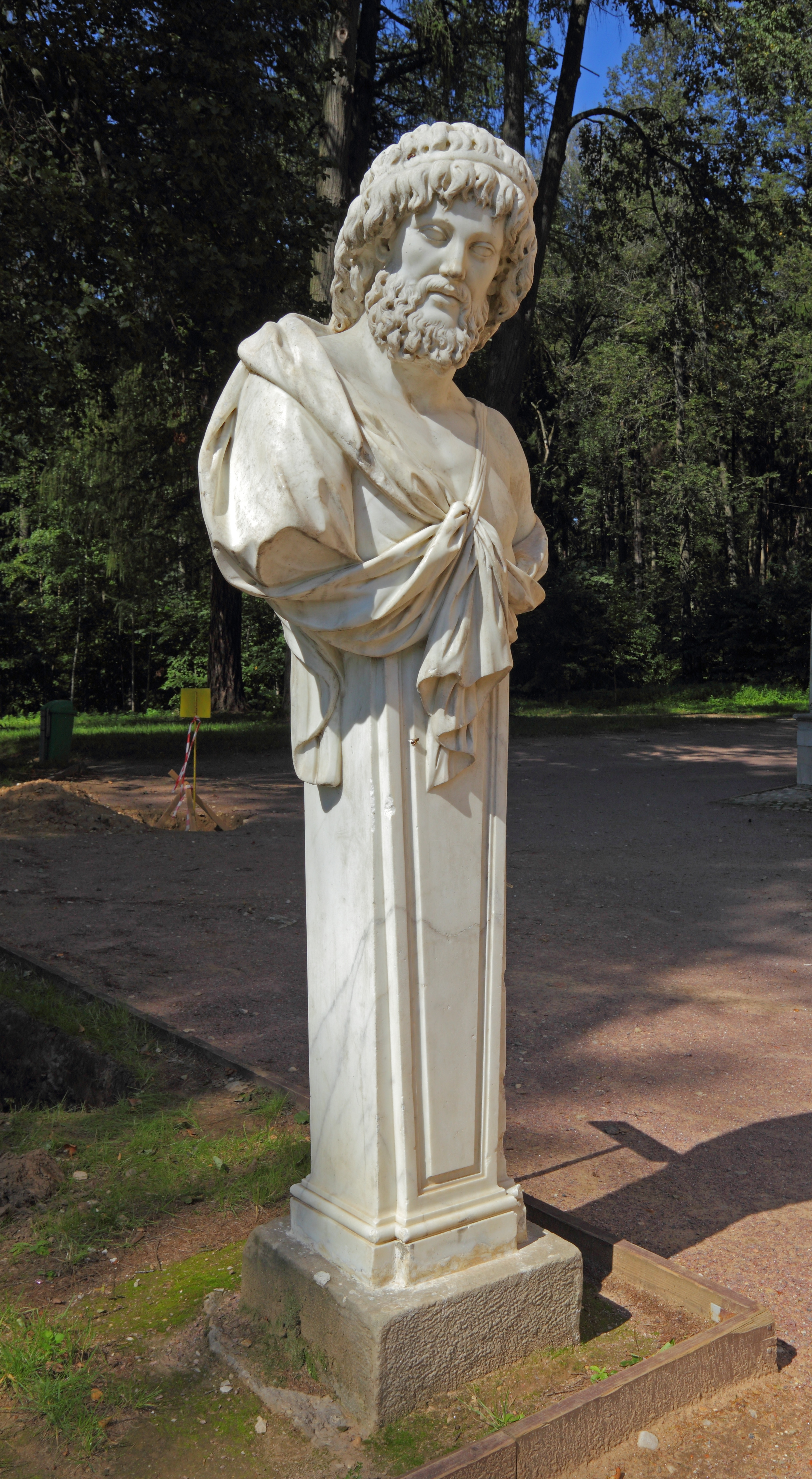 Arkhangelskoe Estate Aug2012 sculptures 01