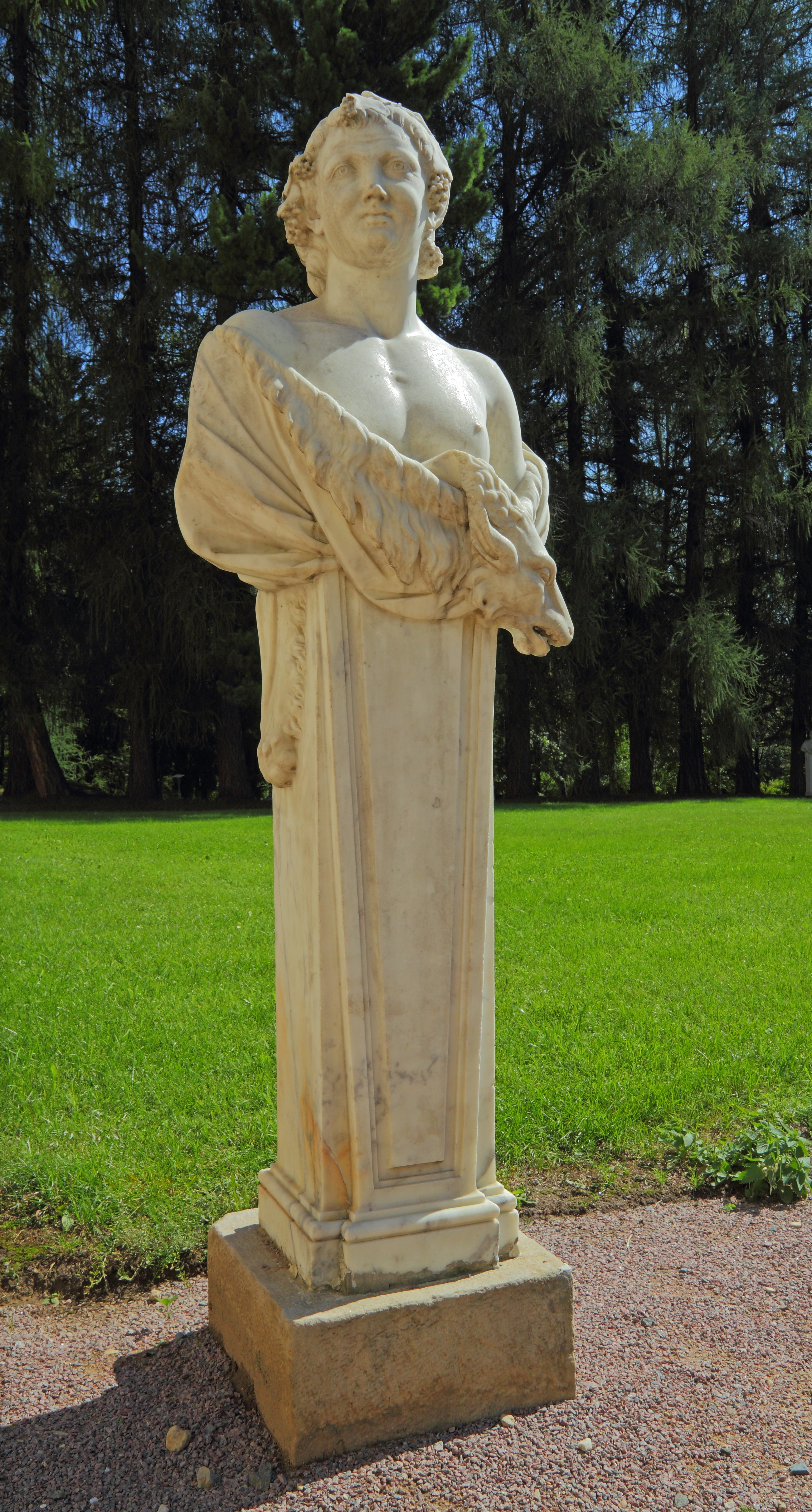Arkhangelskoe Estate Aug2012 sculptures 02