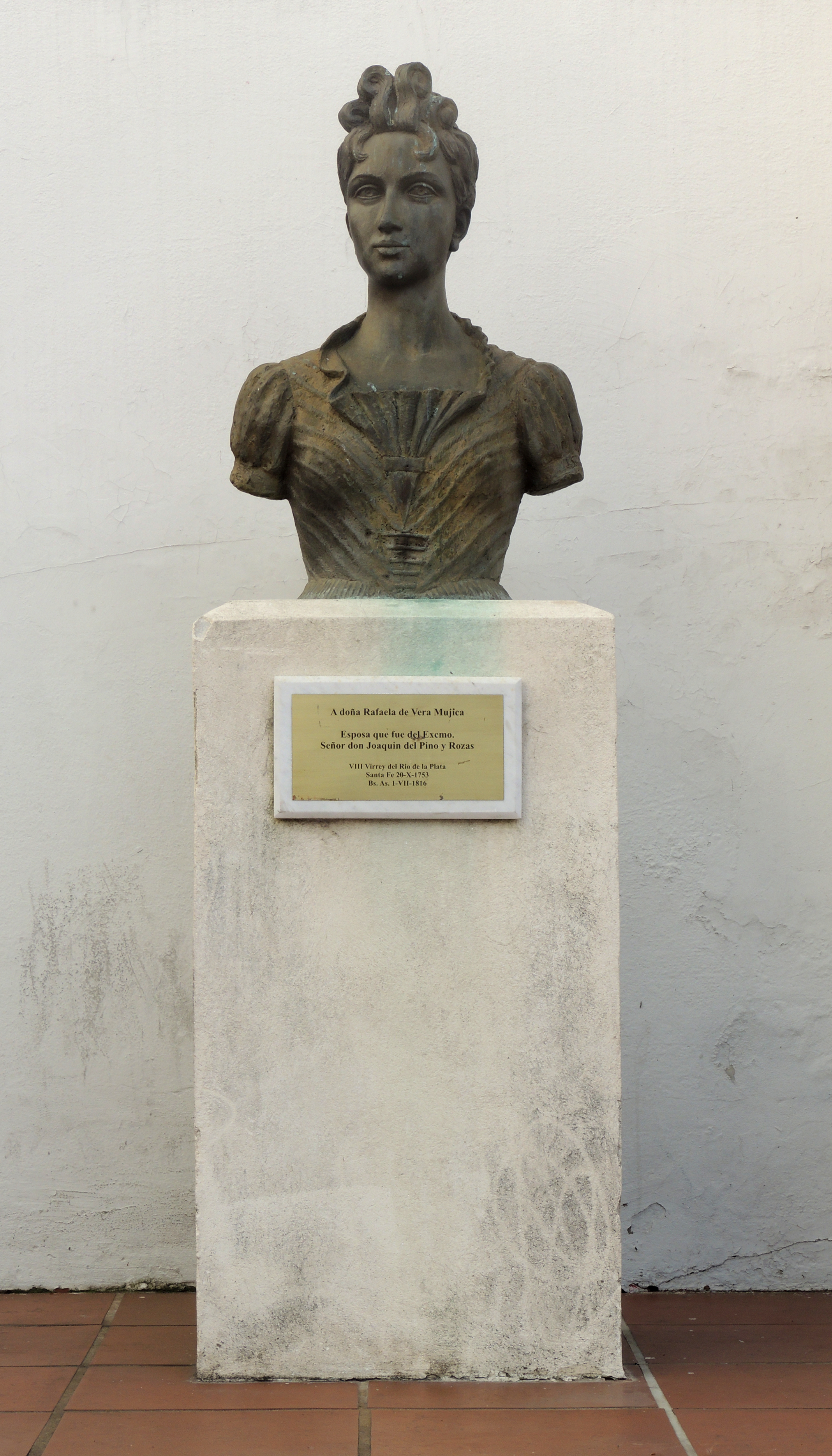 BustoRafaeladeVeraMujica-jun2015