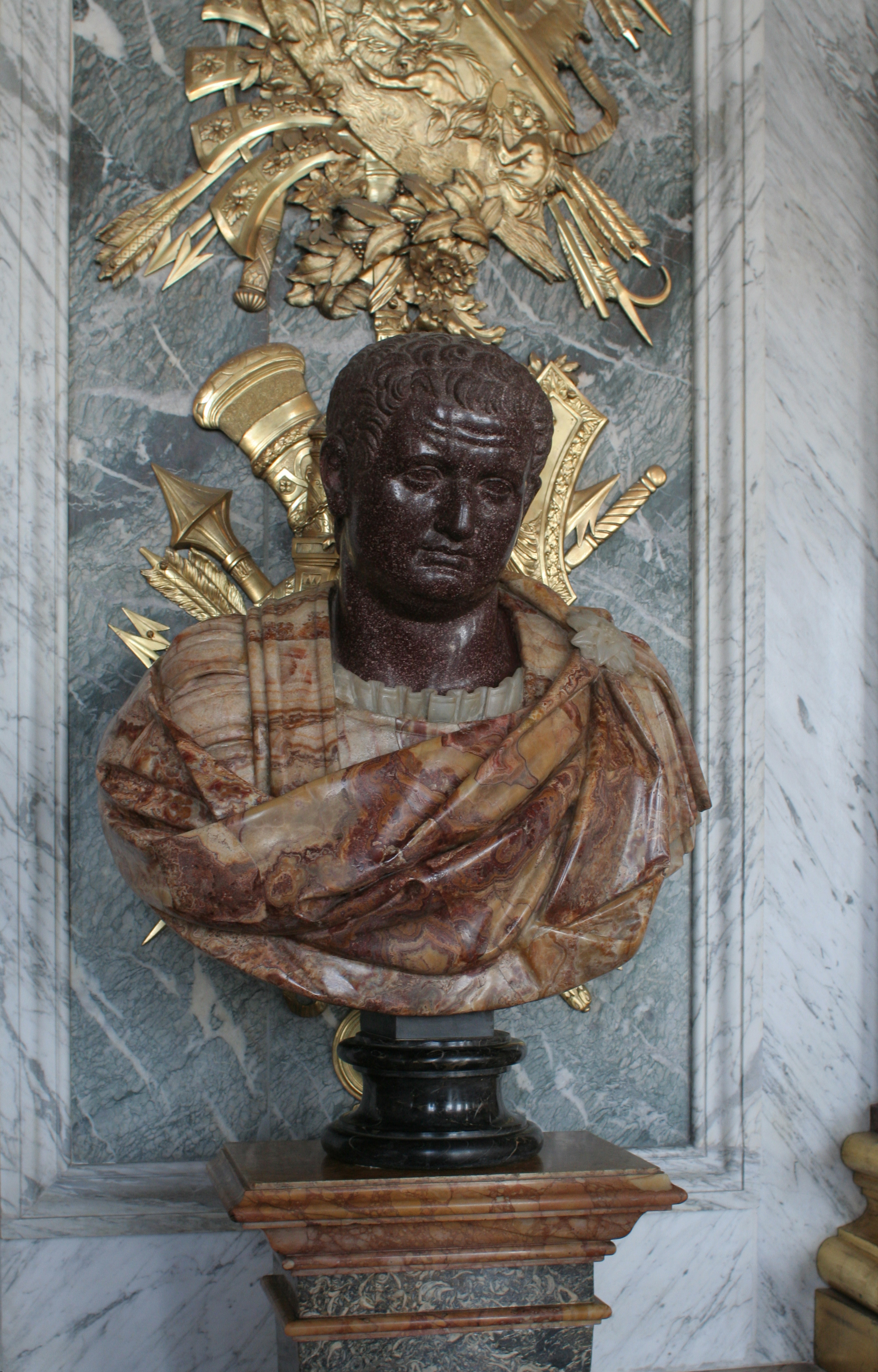 Château de Versailles, galerie des glaces, buste d'empereur romain 03 (Titus)