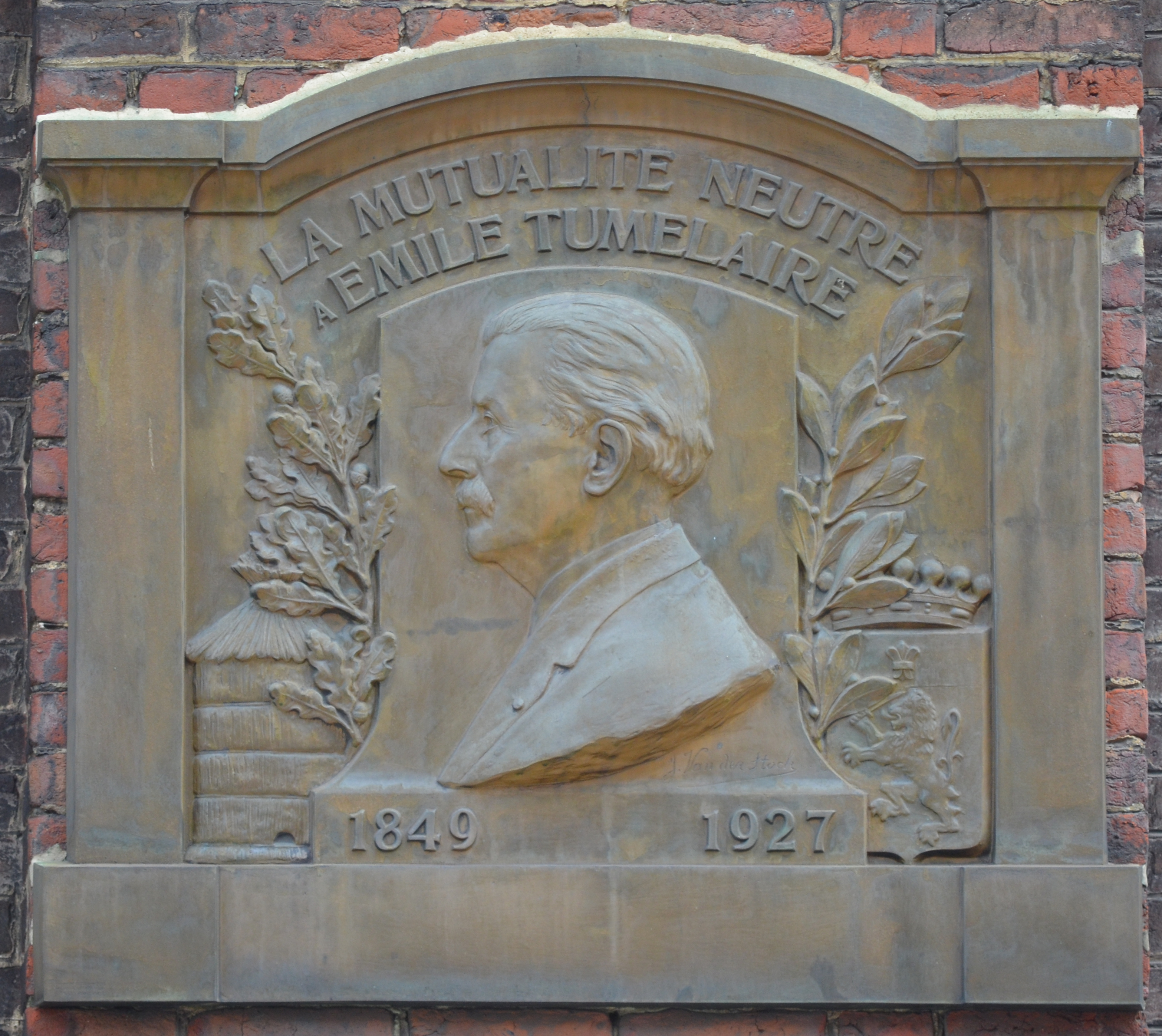 Charleroi - Emile Tumelaire - plaque dans la rue Tumelaire
