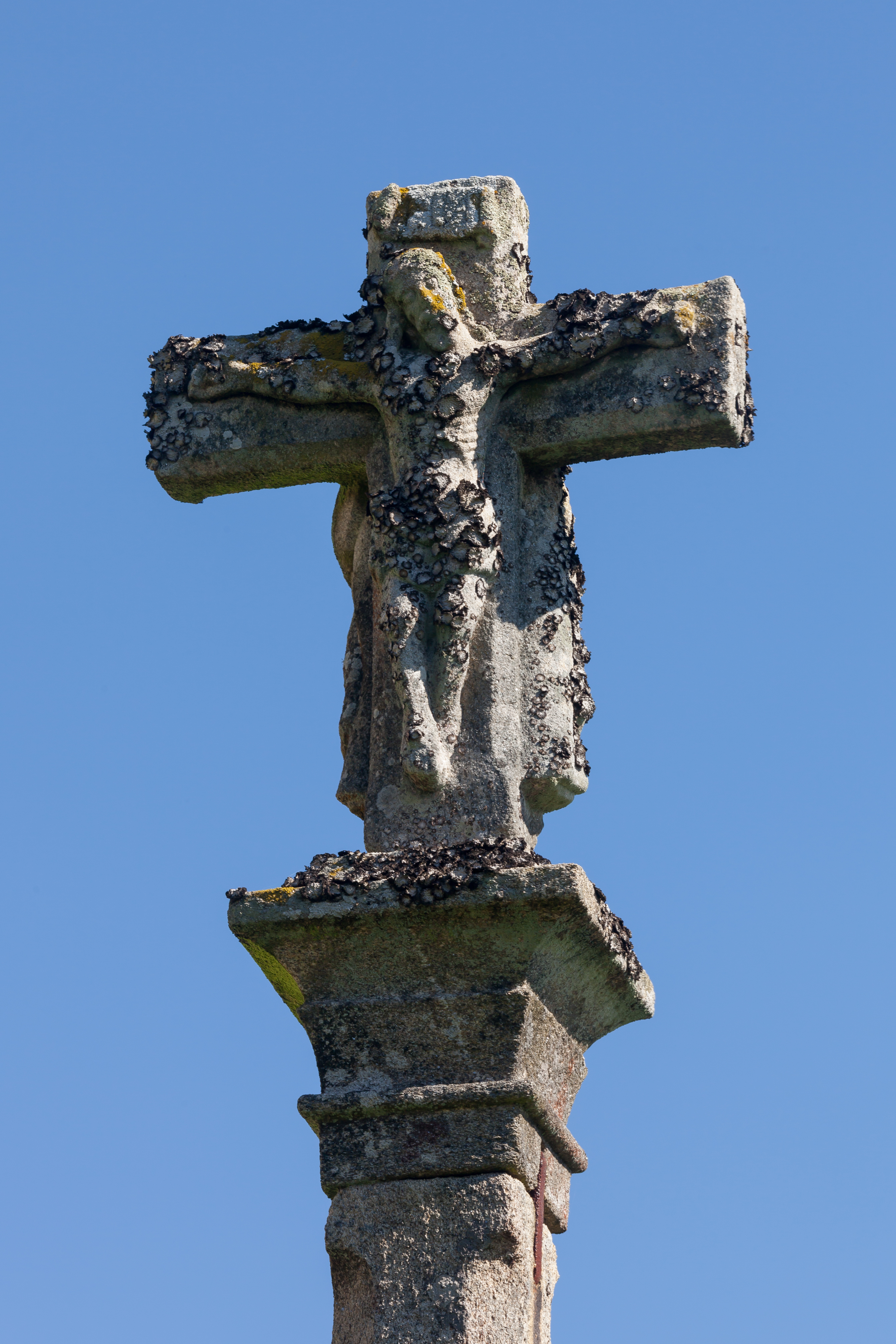 Cruceiro na igrexa de Figueiras. Santiago Compostela. Galiza