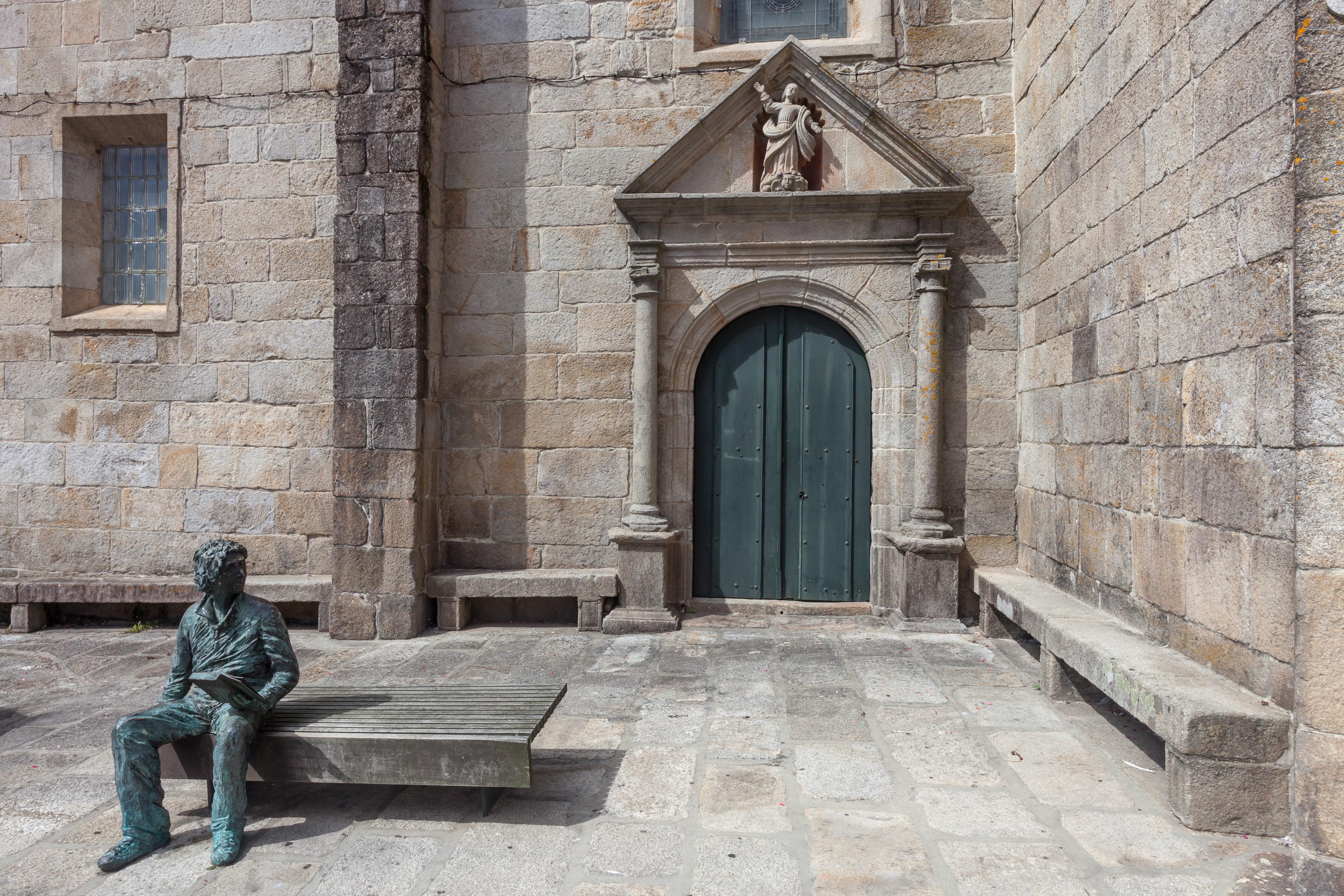 Detalle do lateral da igrexa de Santa María da Guarda. Galiza G56