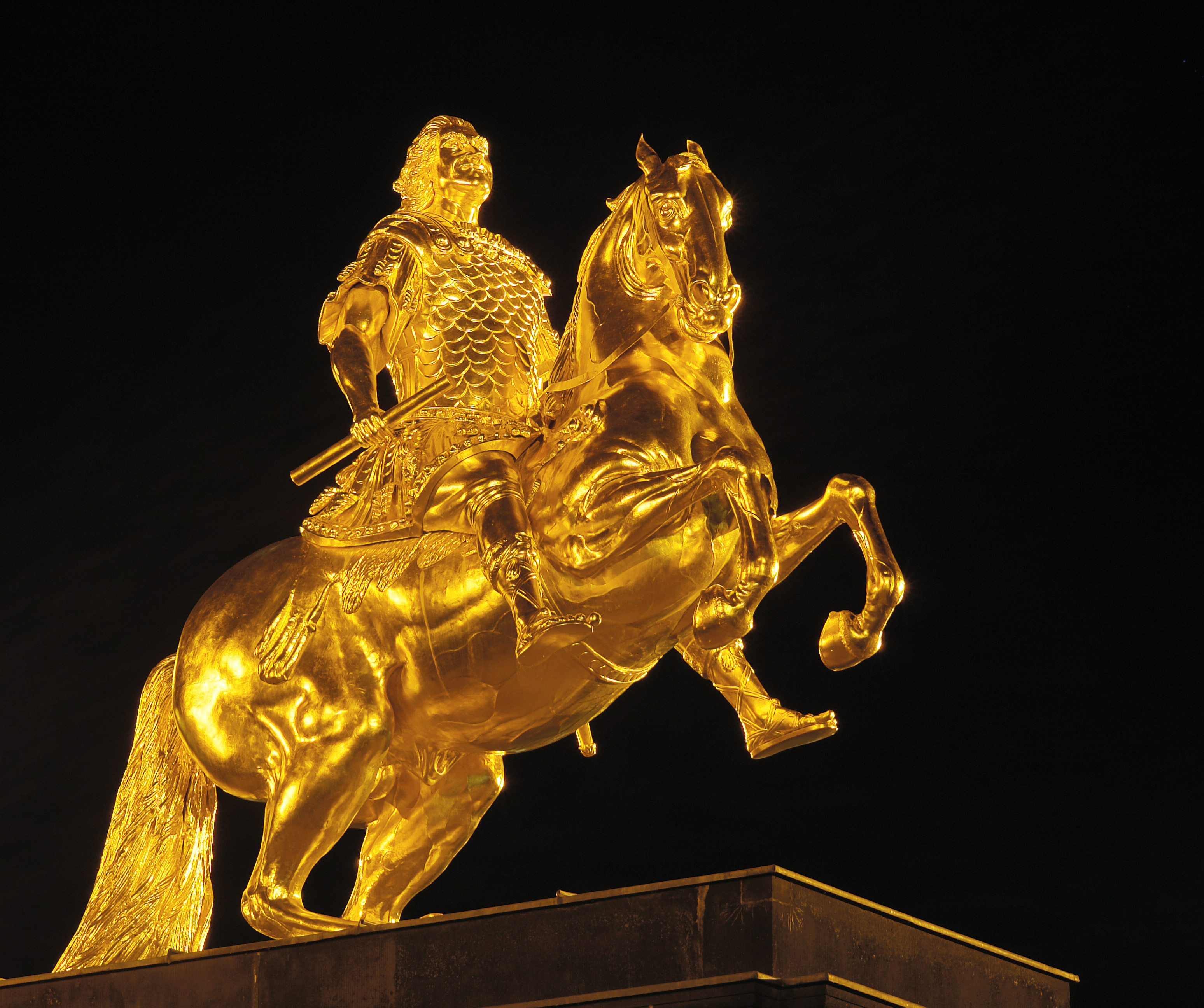 Dresden-GoldReiter-night