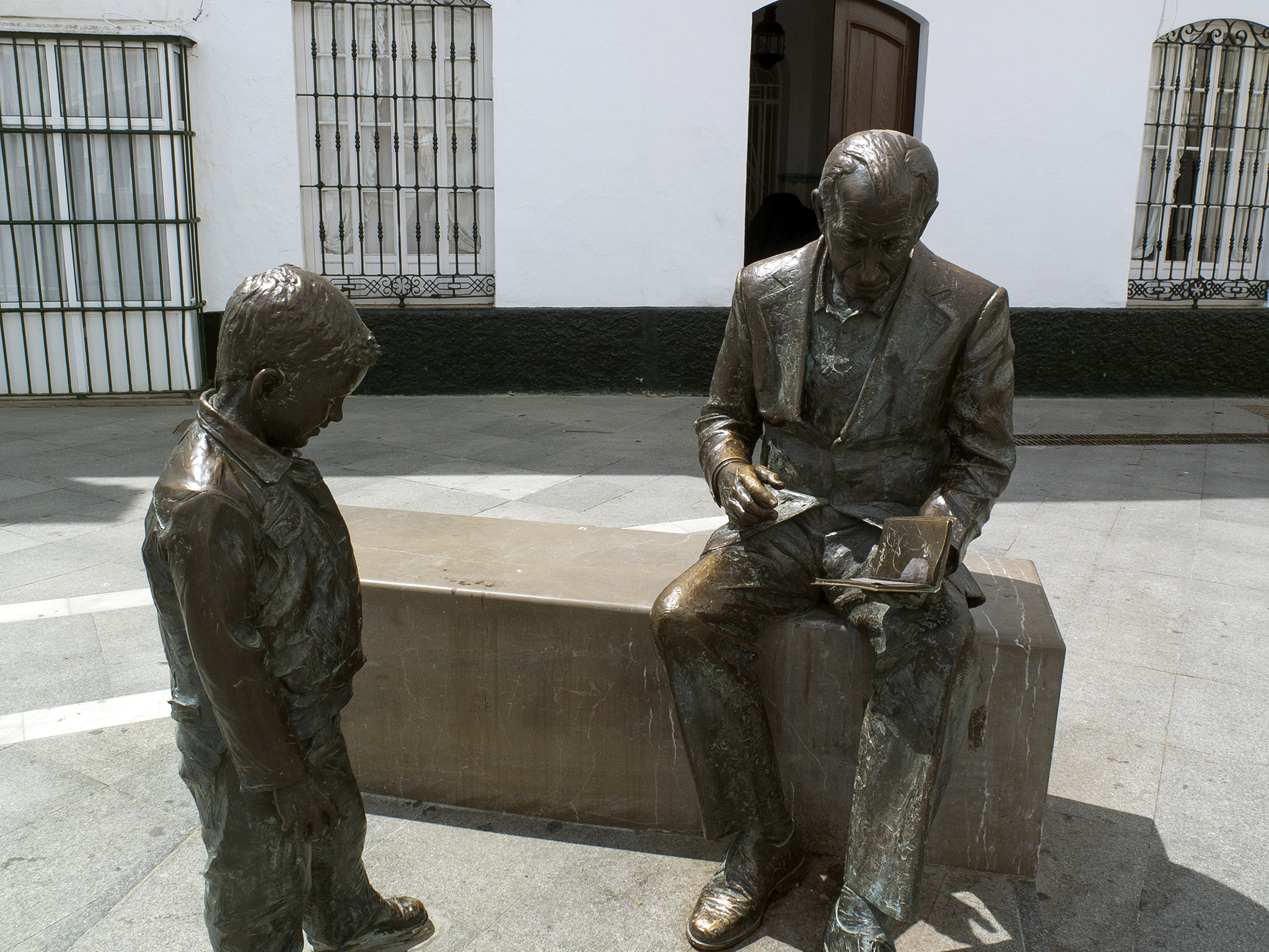 Estatua de José Saramago