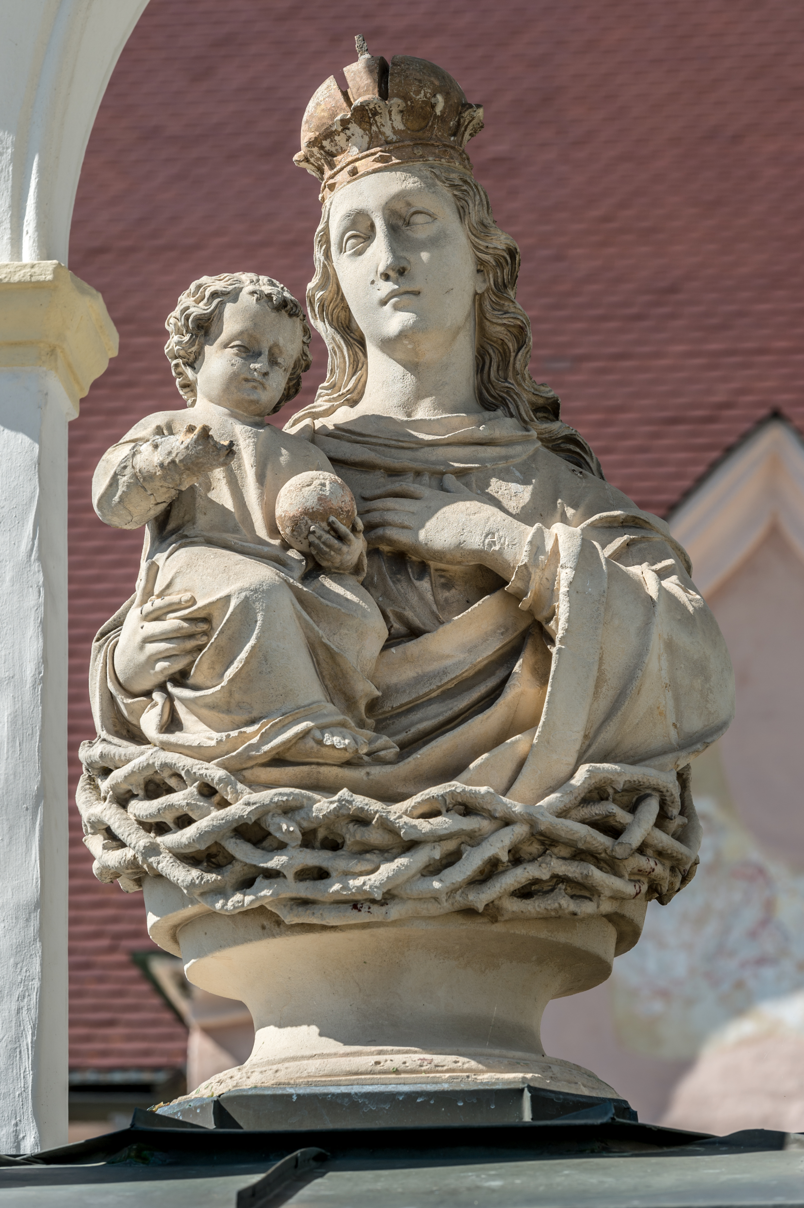 Feldkirchen Kirchgasse Friedhof Bildstock Maria-Dorn-Figur 04072016 3622