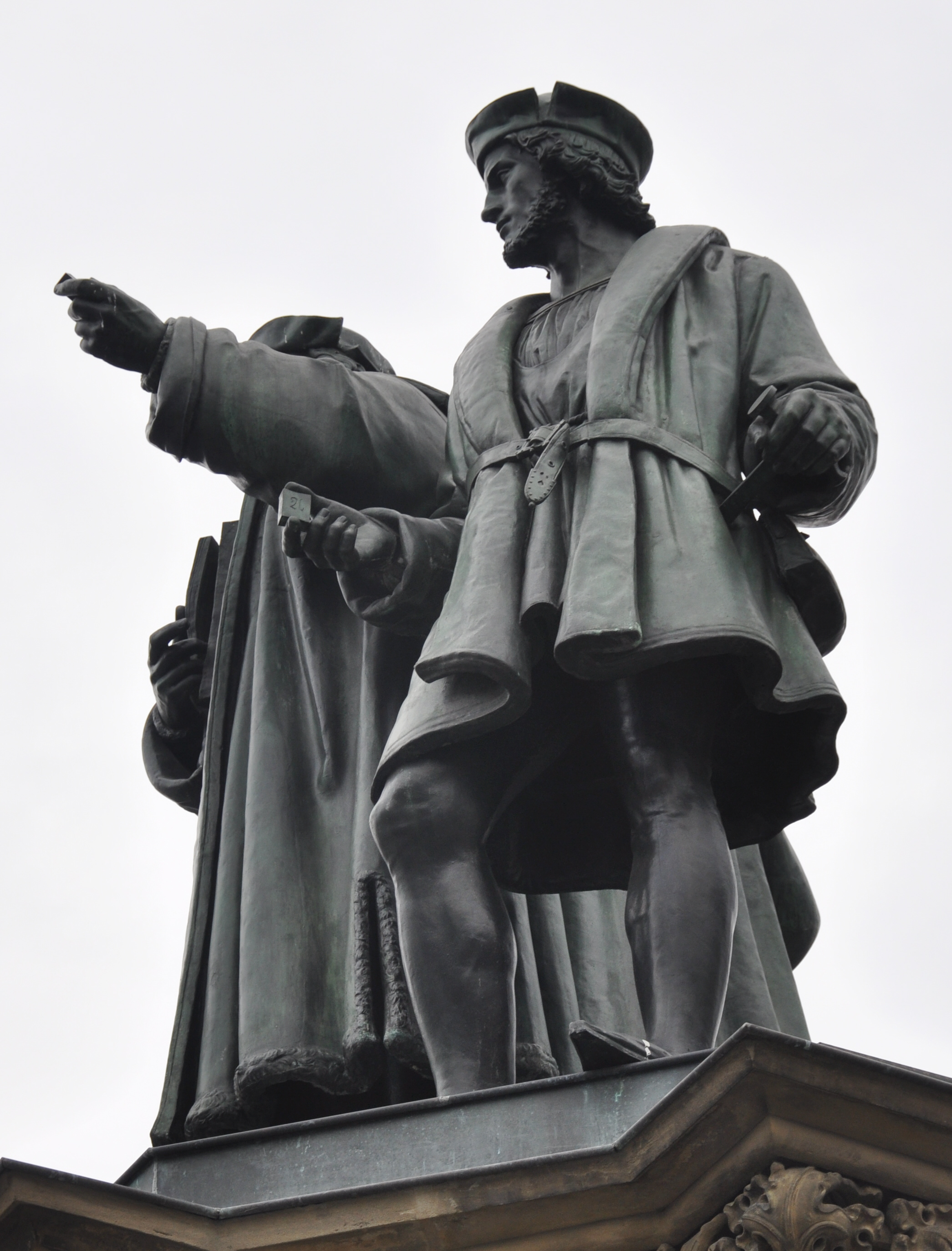 Frankfurt Gutenberg-Denkmal Statuen 2